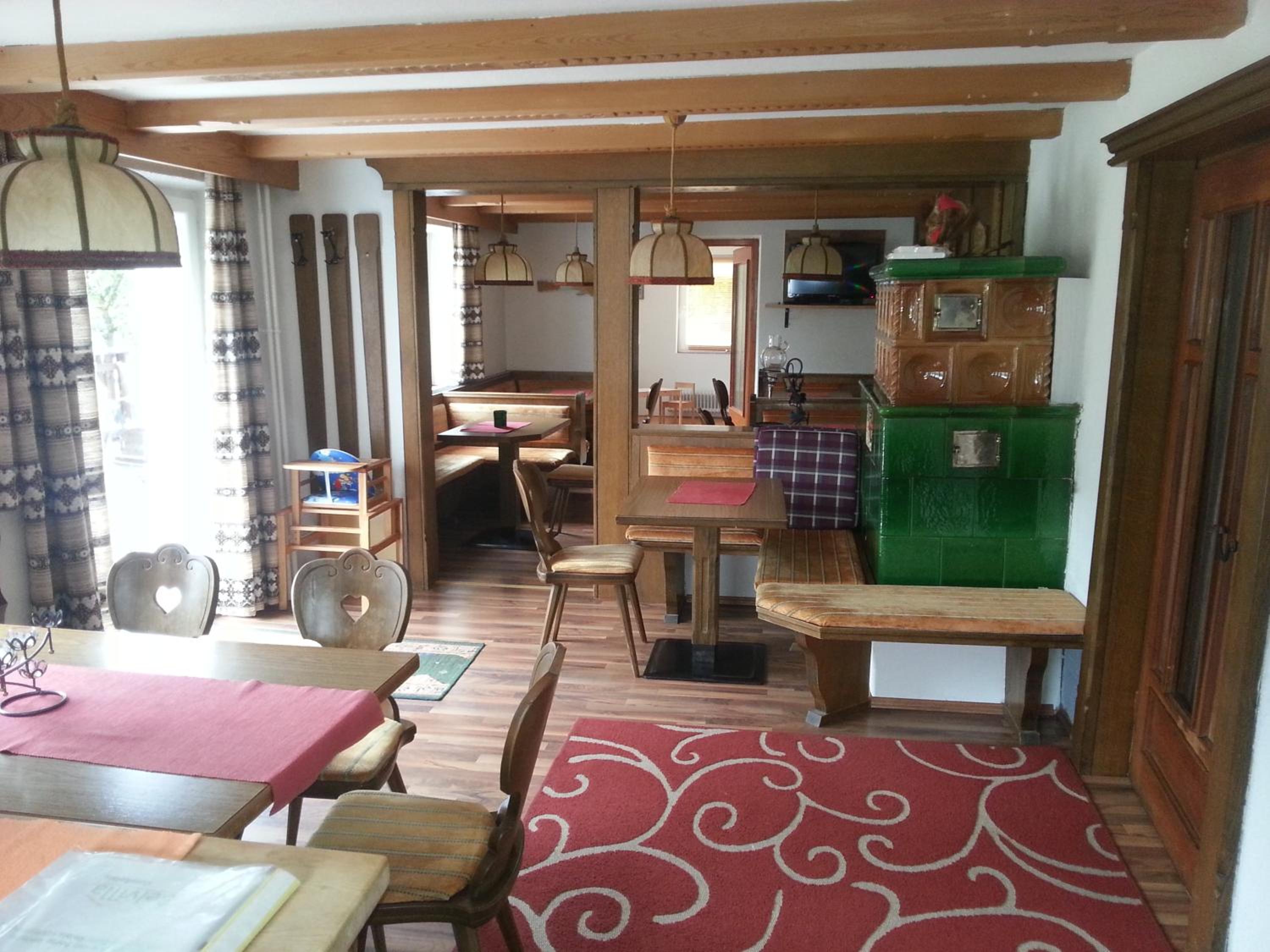 Six-Bedroom Apartment with Terrace photo 3