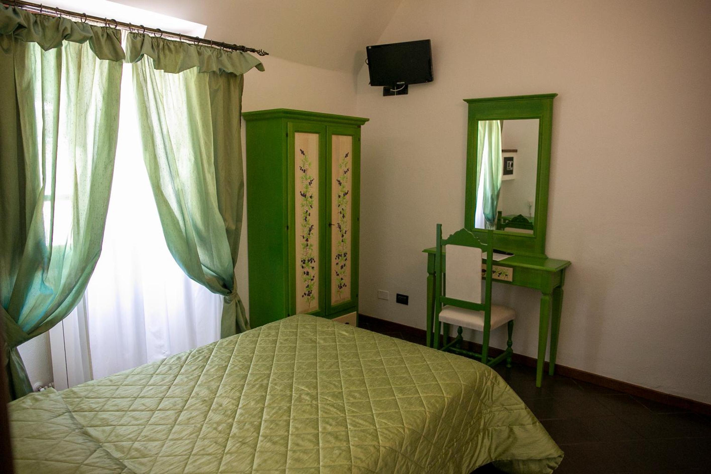 Single Room photo 2