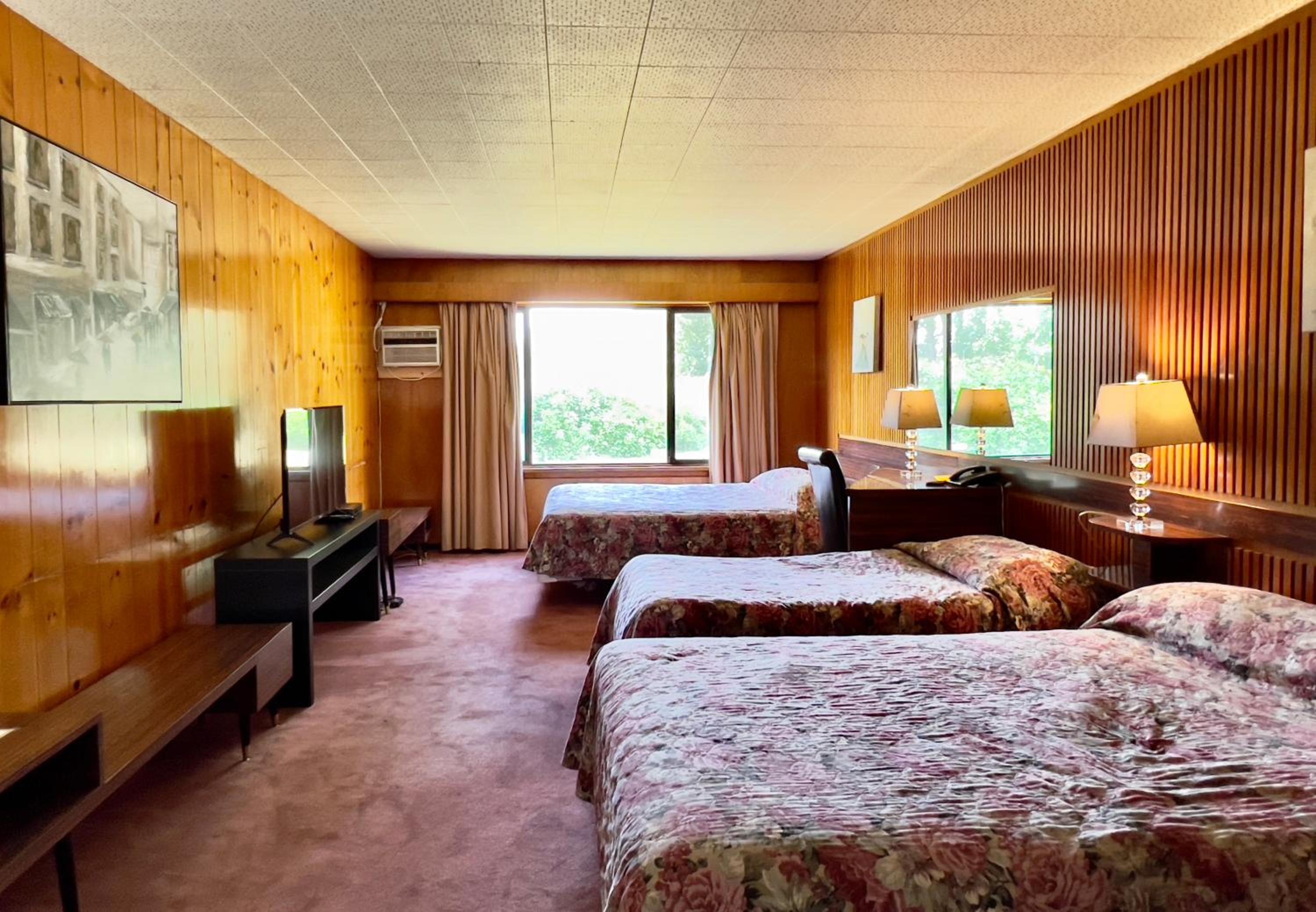 Three Bed Kitchenette