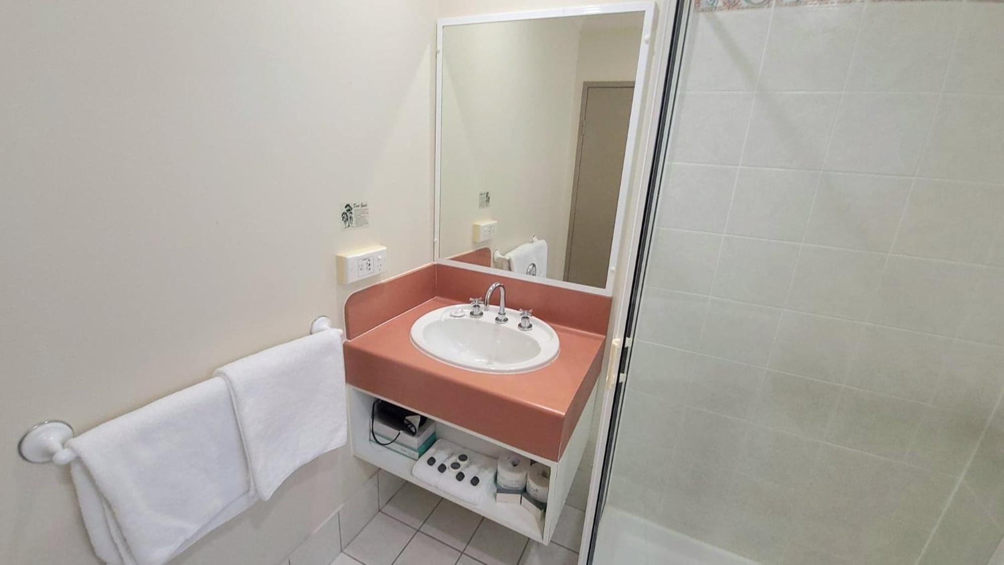 Resort TWIN Room - Photo 4