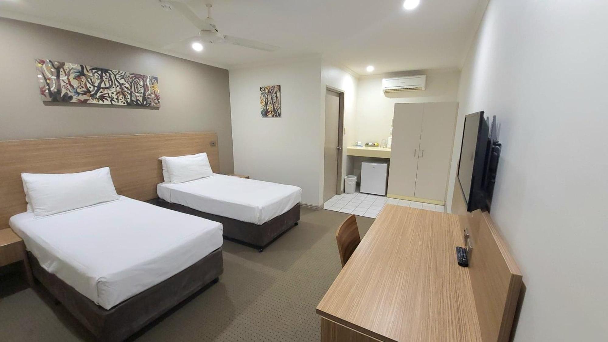 Resort TWIN Room - Photo 8