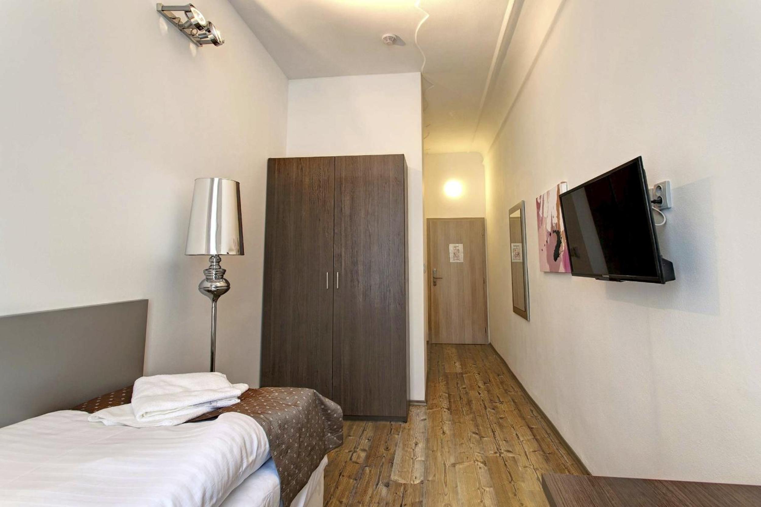 Single Room photo 2