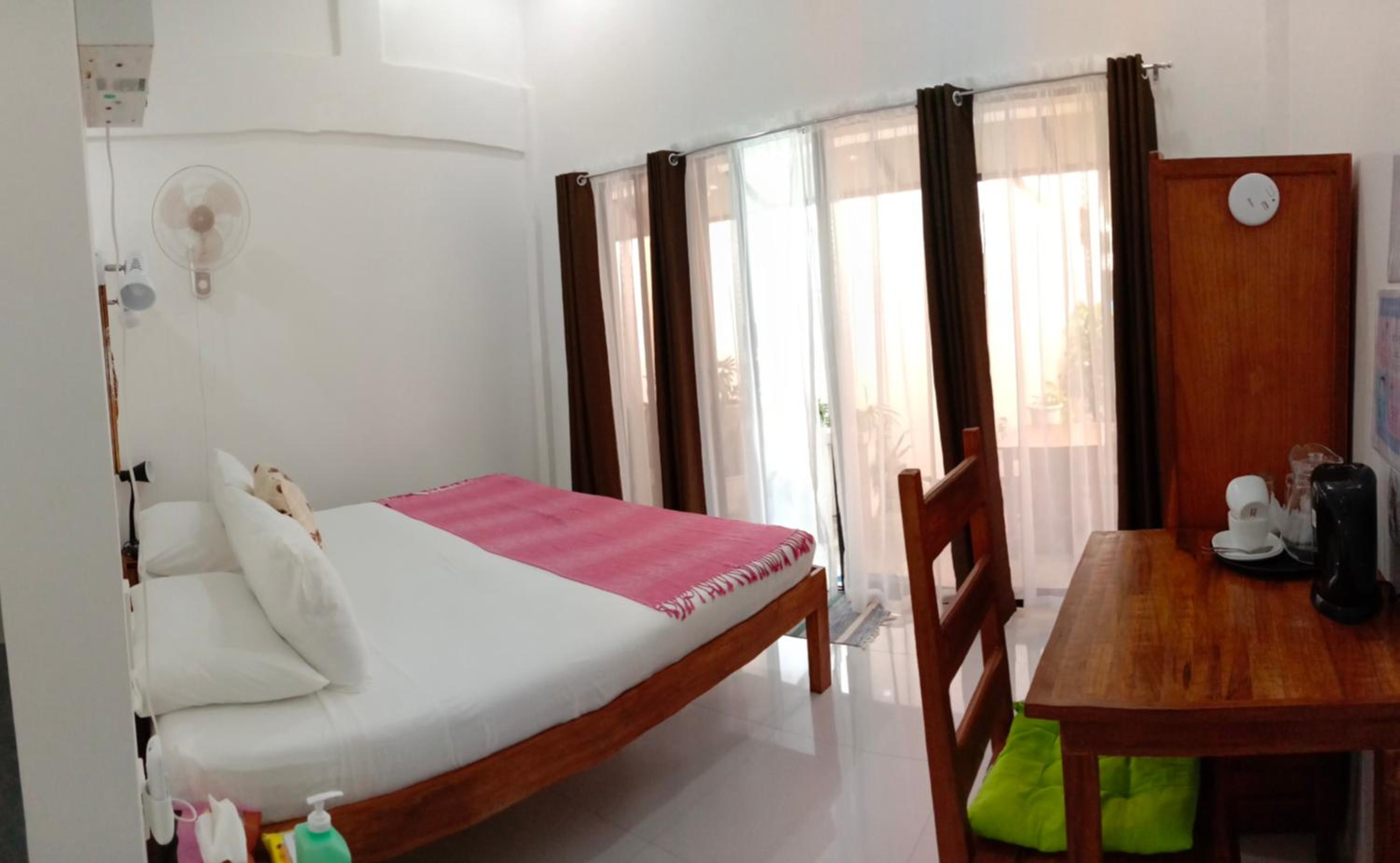 Double Room with Balcony - Photo 8