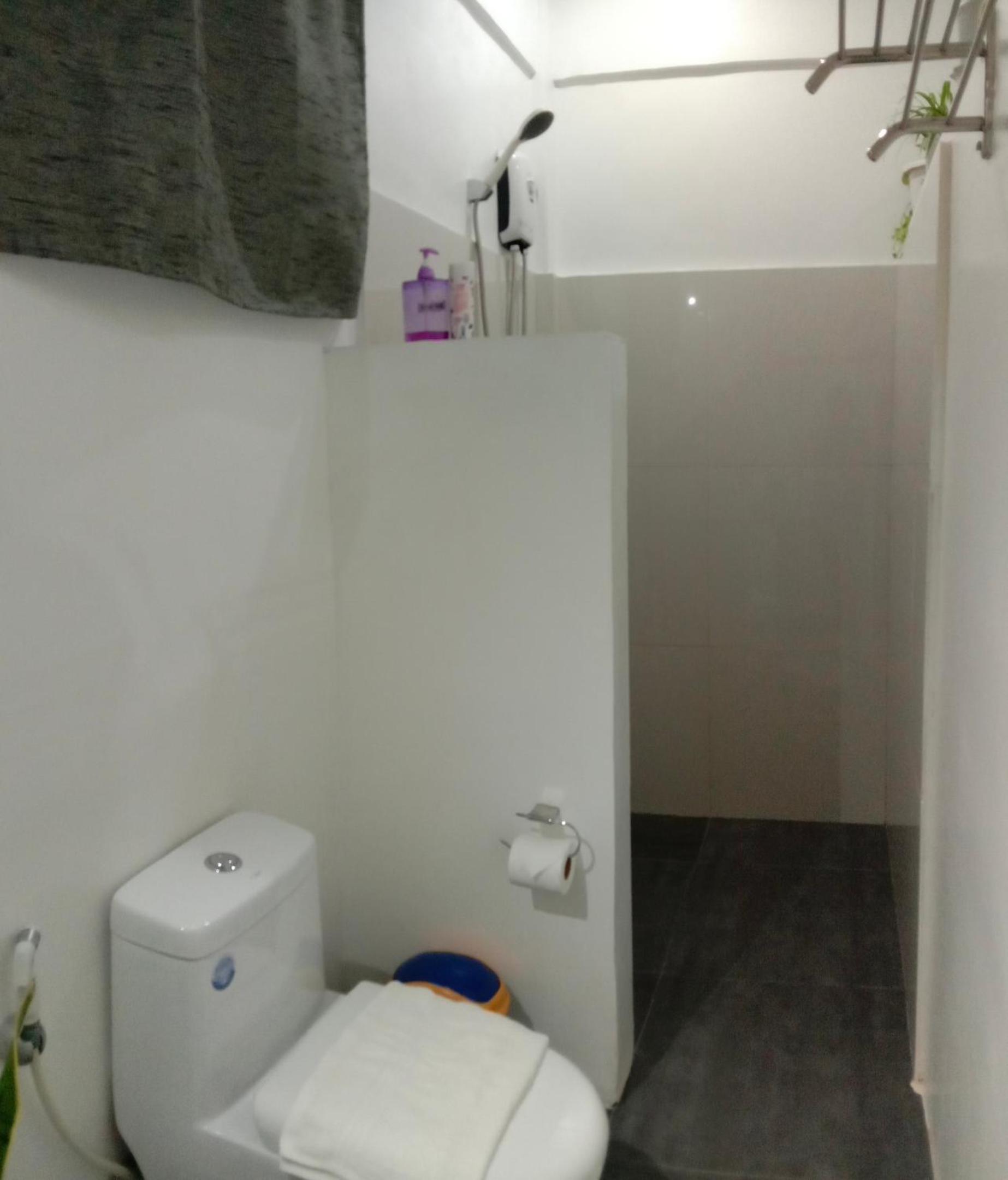 Double Room with Balcony - Photo 6