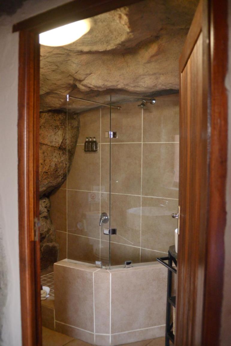 Premier Cave  - Photo 5