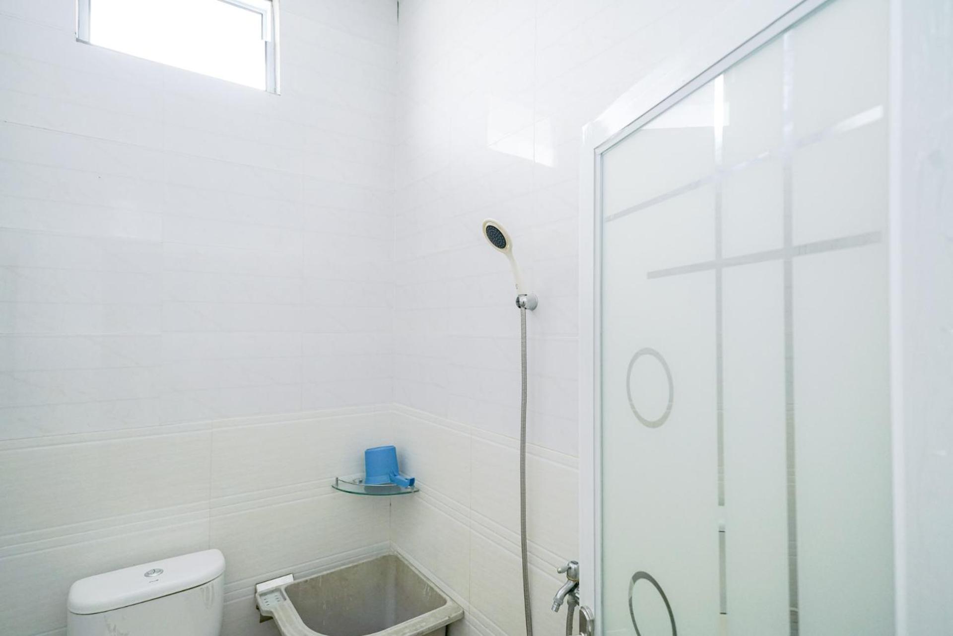 Standard Double Room - Photo 9