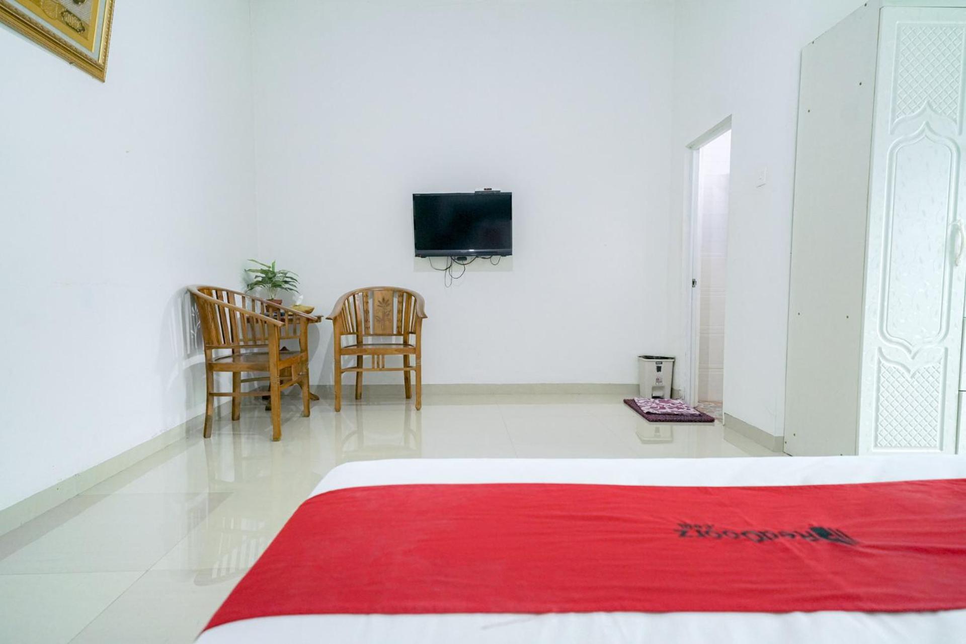Standard Double Room - Photo 8
