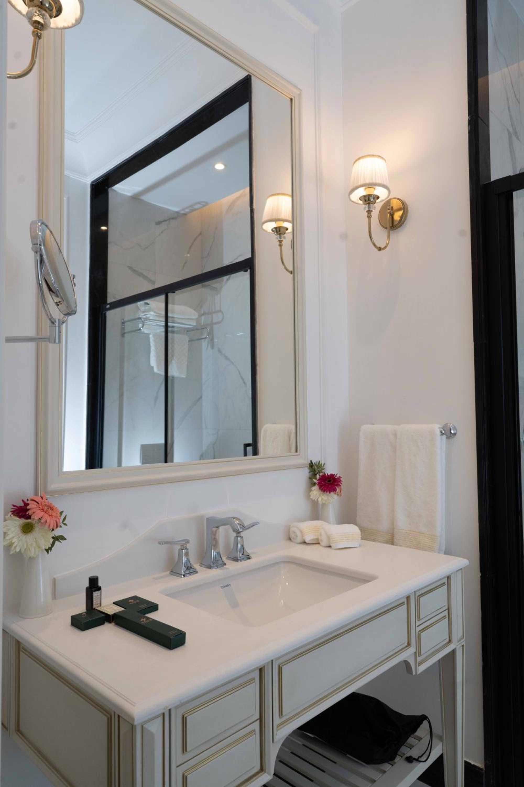 Deluxe Twin Room - Photo 4
