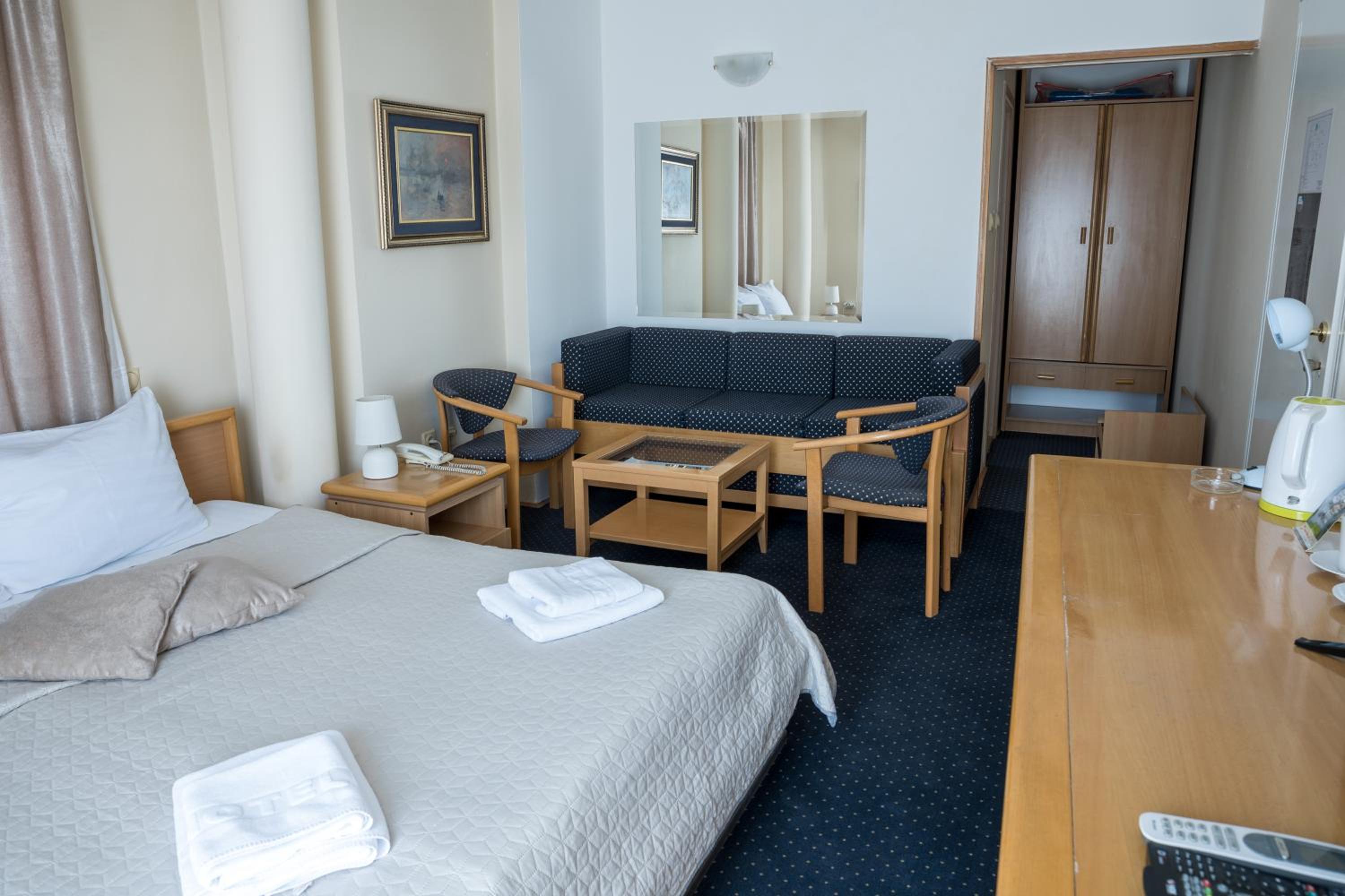 Double Room - Photo 3