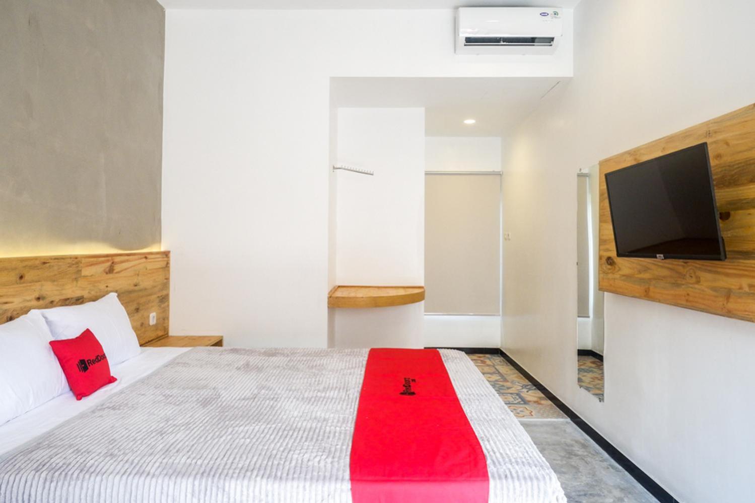 Standard Double Room - Photo 19