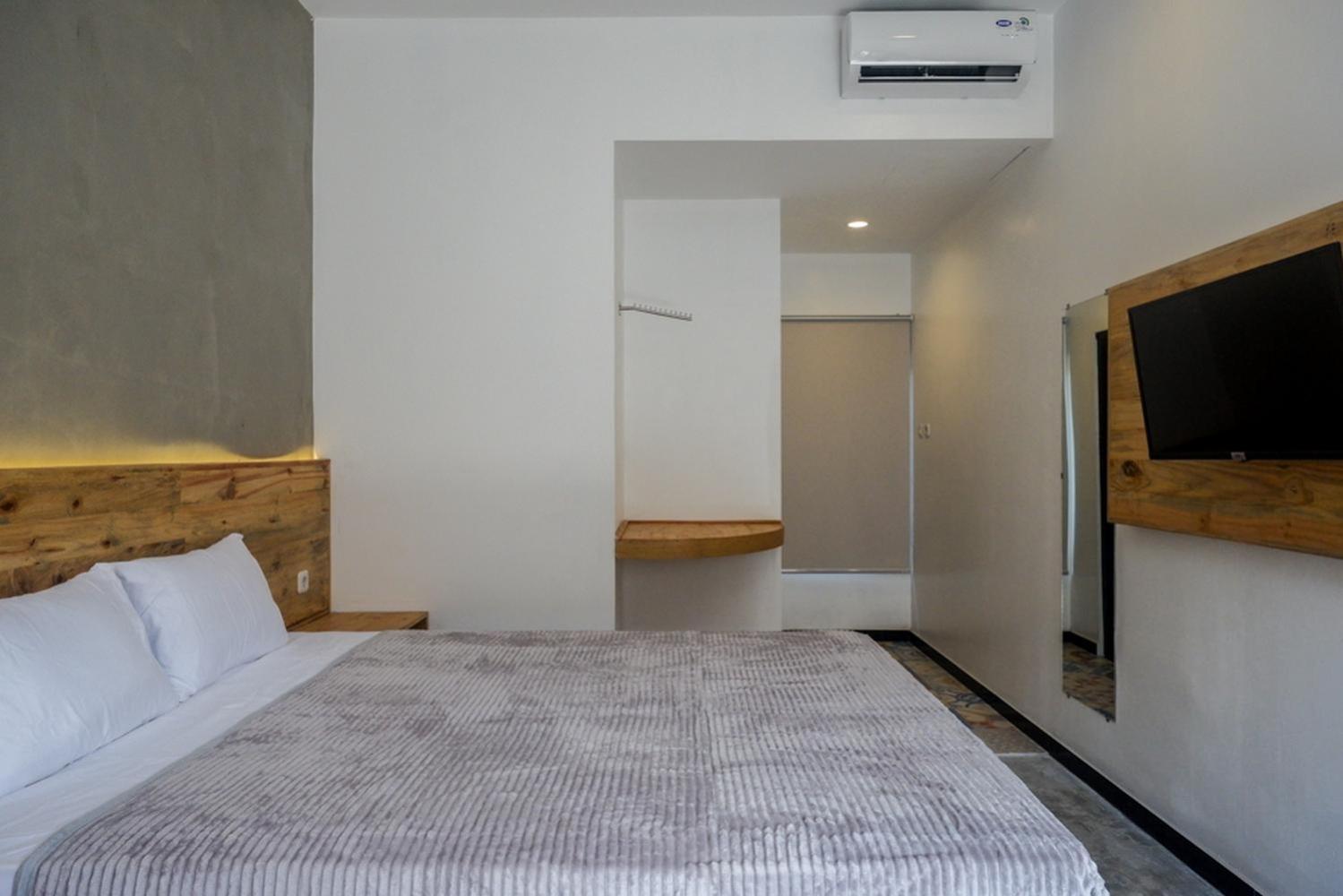 Standard Double Room - Photo 16