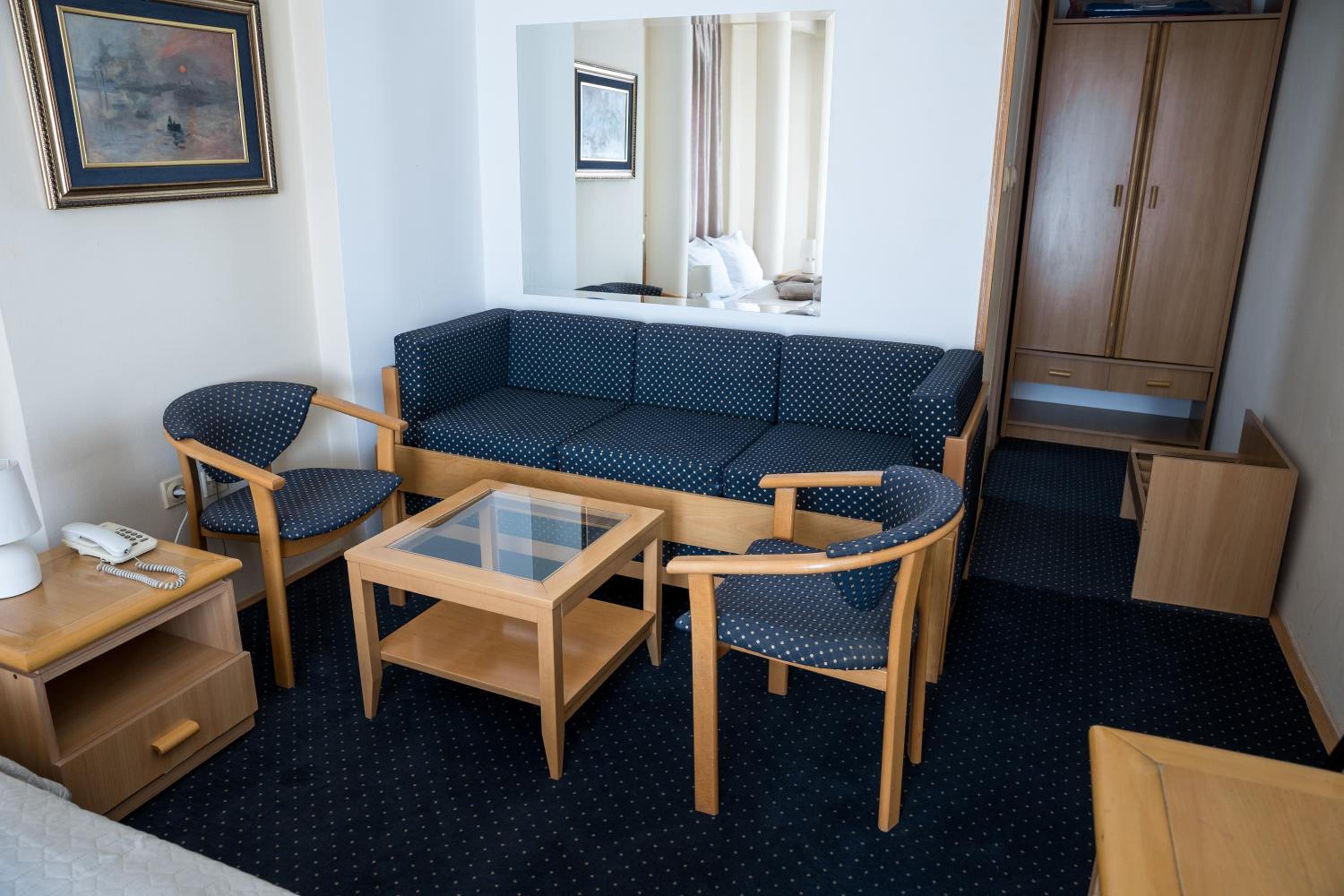 Double Room - Photo 14