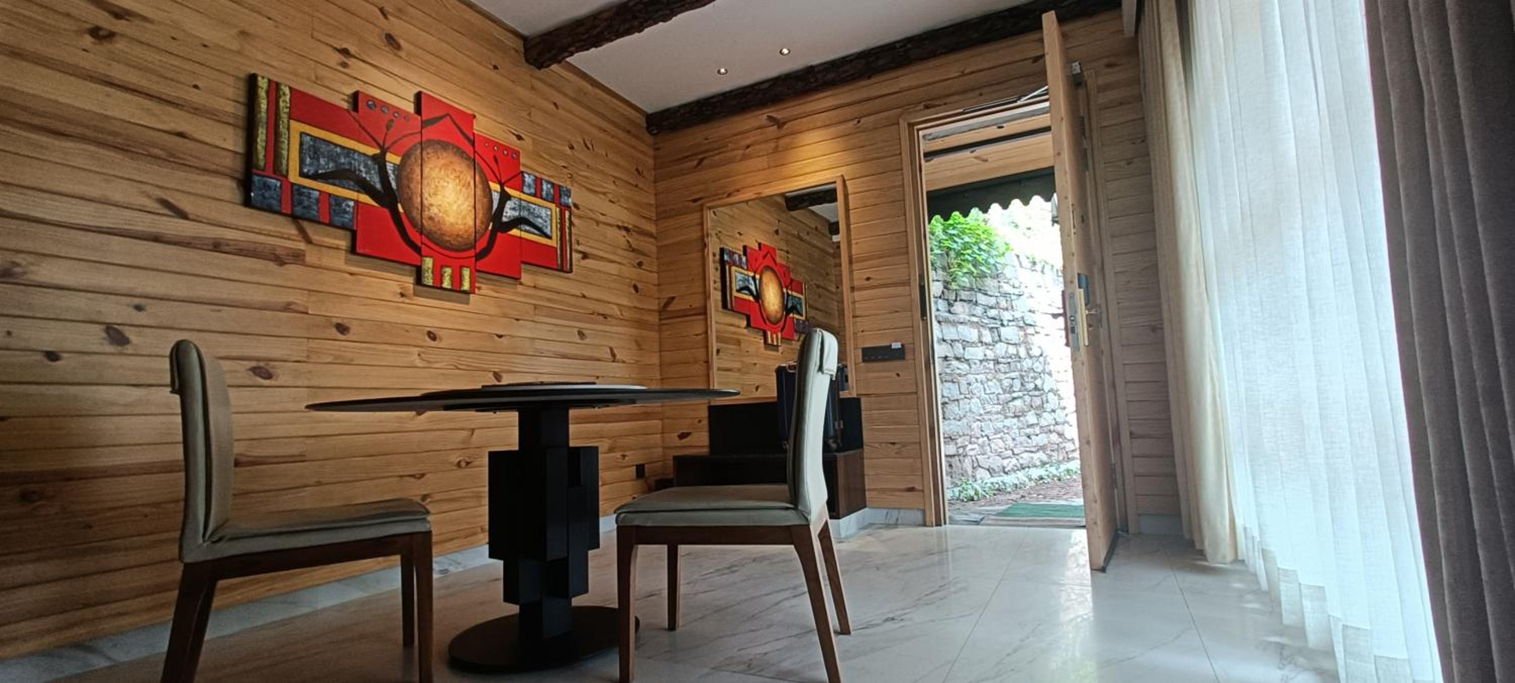 Queen Suite - Photo 25