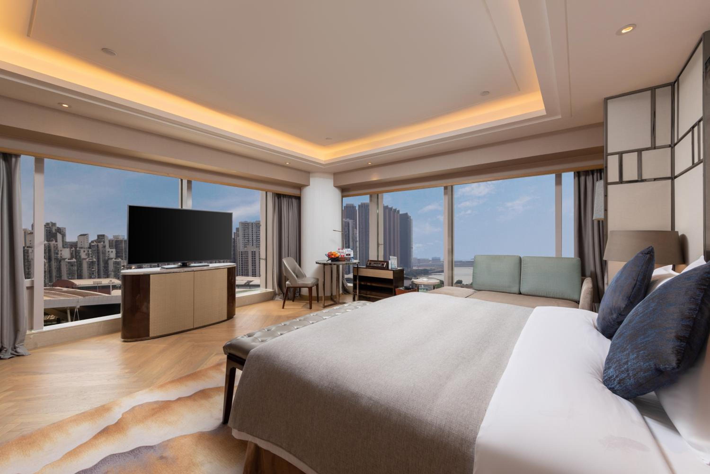 Superior Business Queen Room photo 3