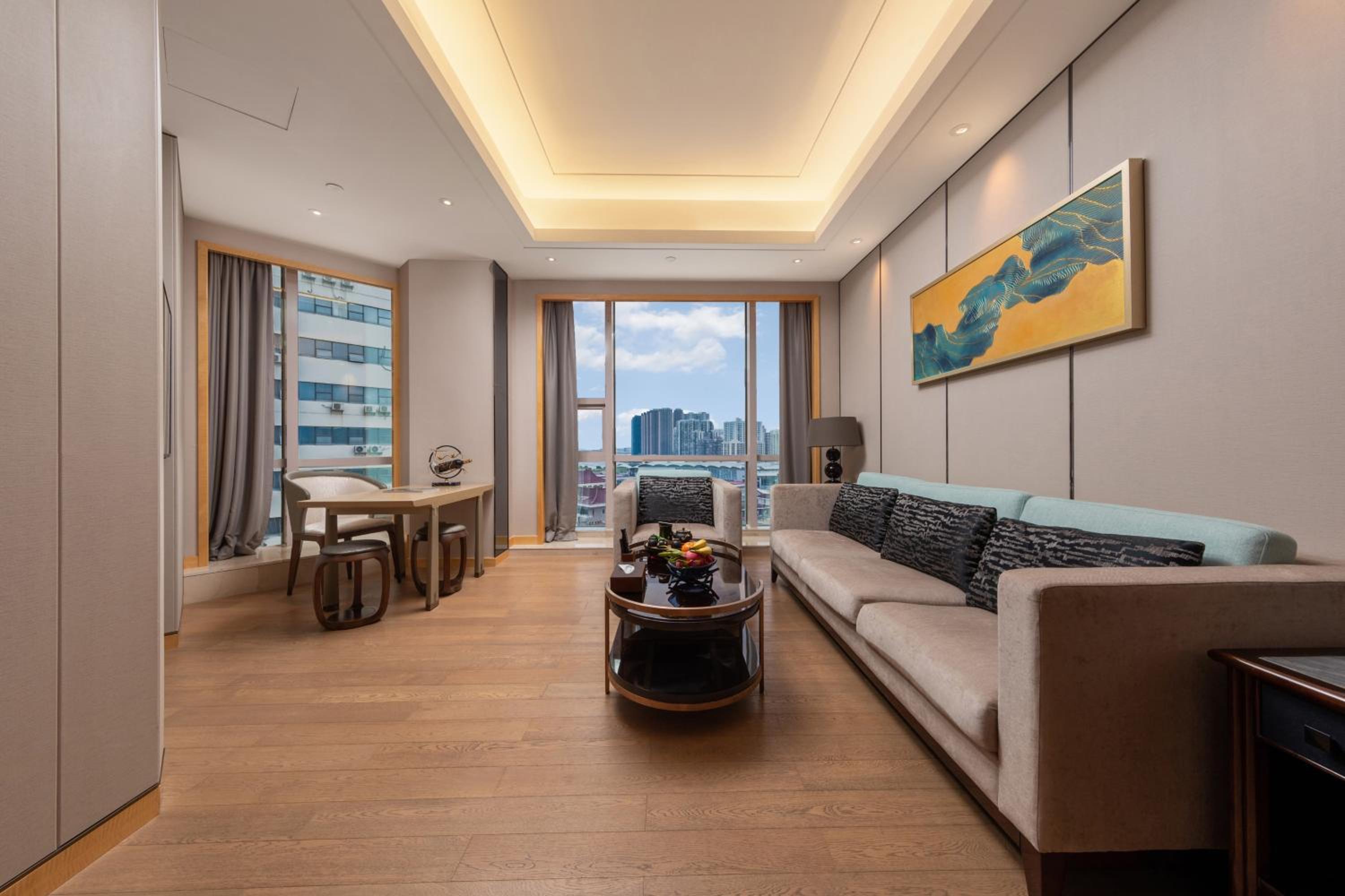 Premium Business Suite photo 2