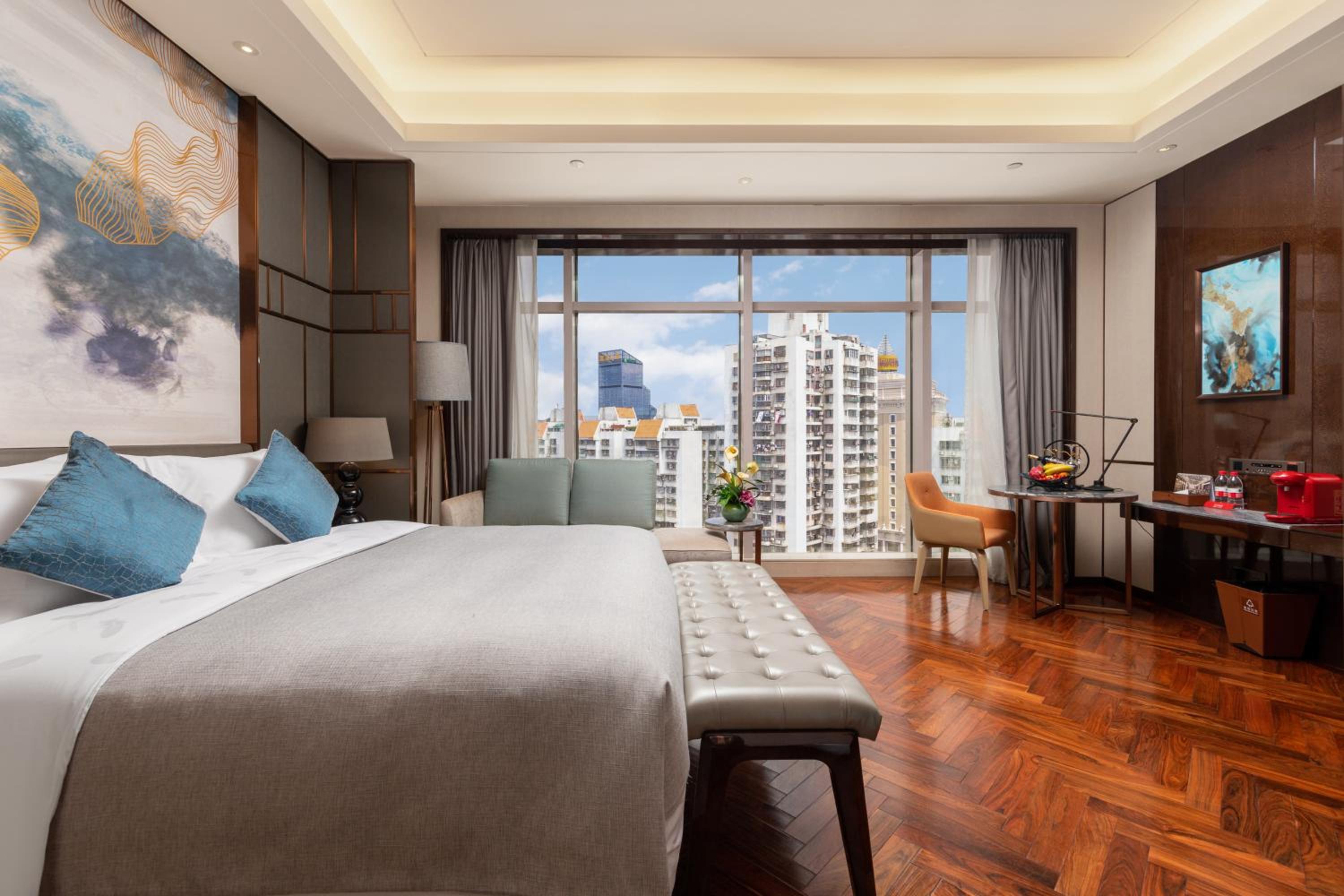 Premium Queen Room photo 3