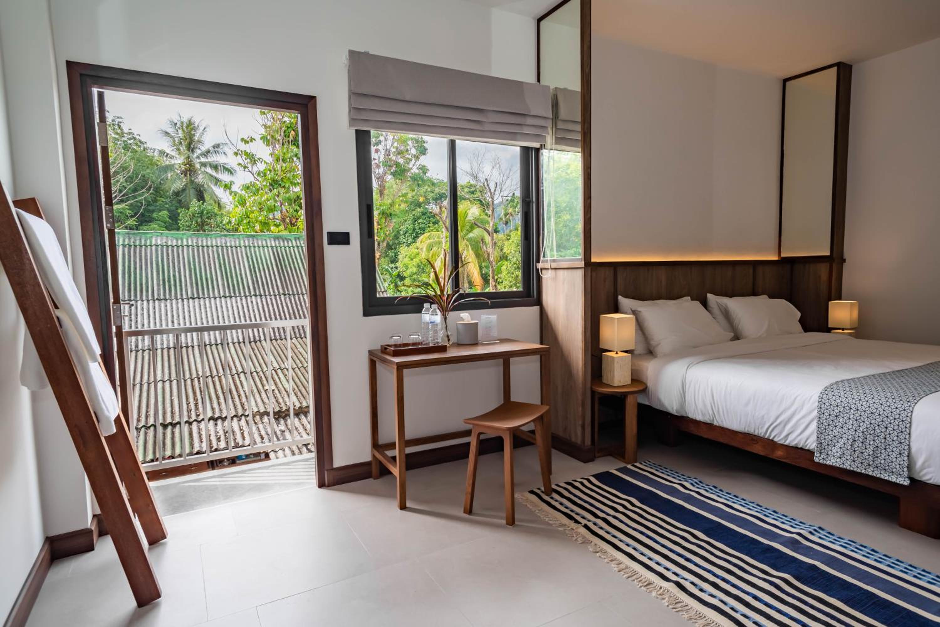 King Room with Garden View - Photo 9