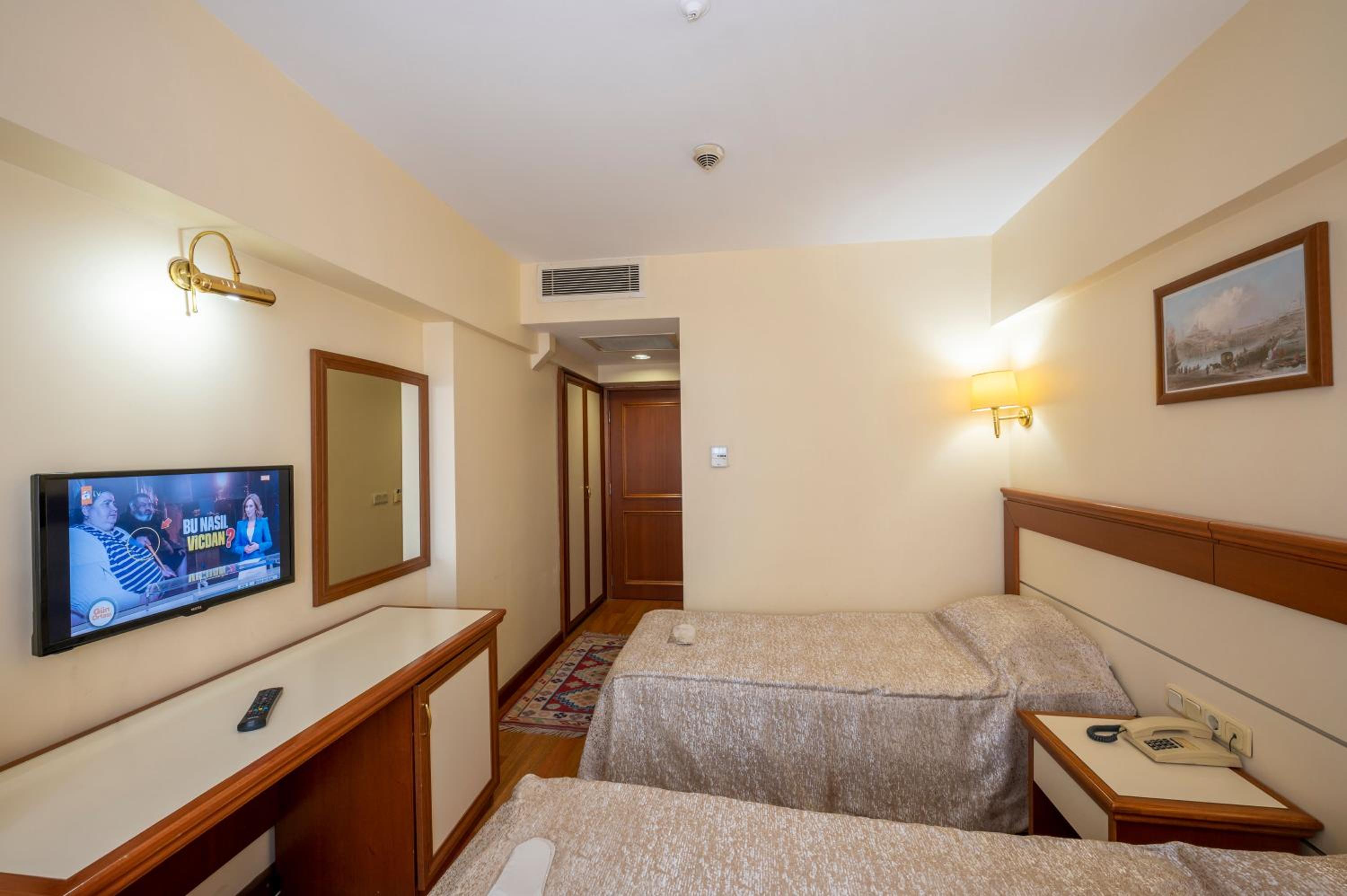 Standard Double Room photo 2
