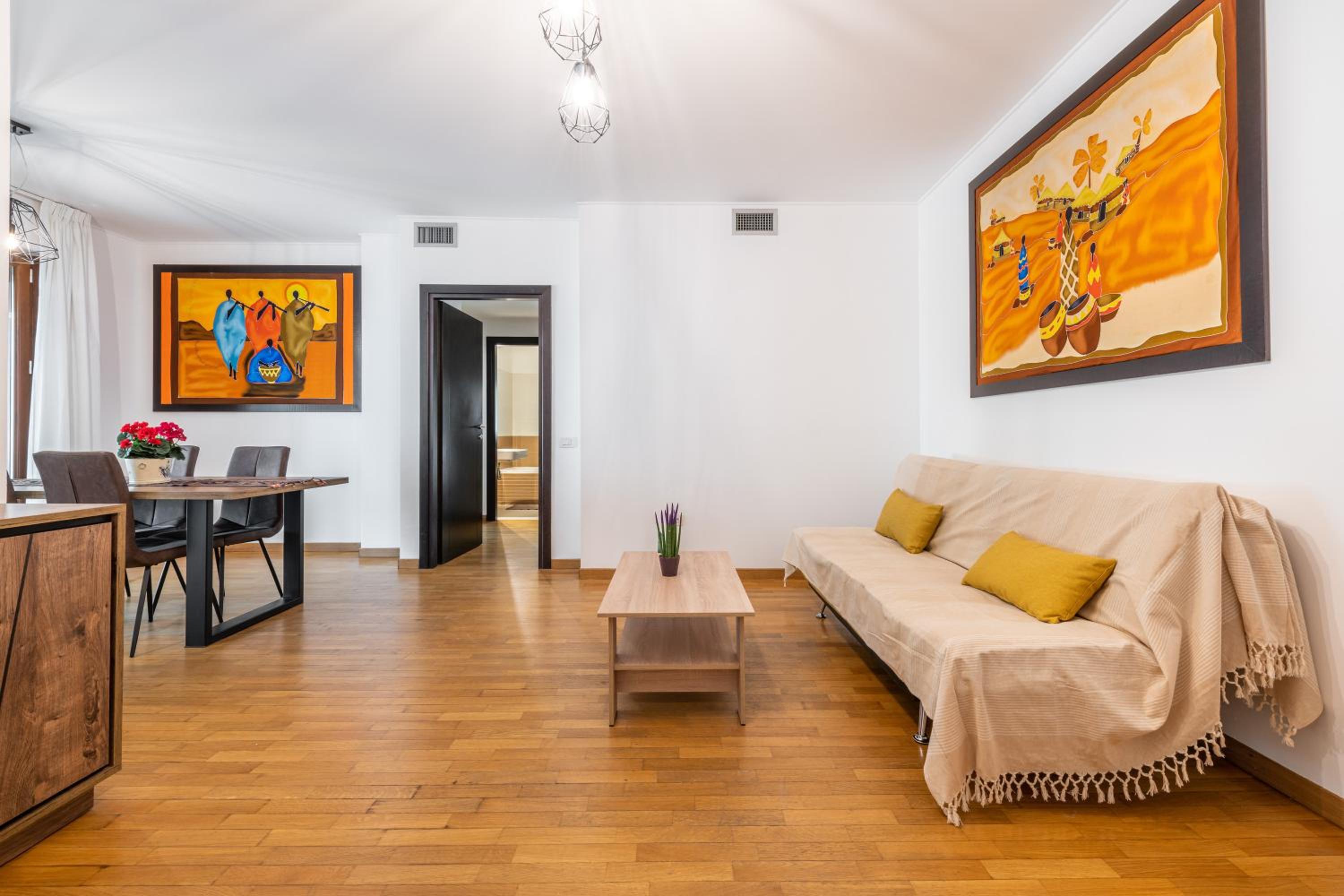 Two-Bedroom Deluxe Apartment with Balcony
