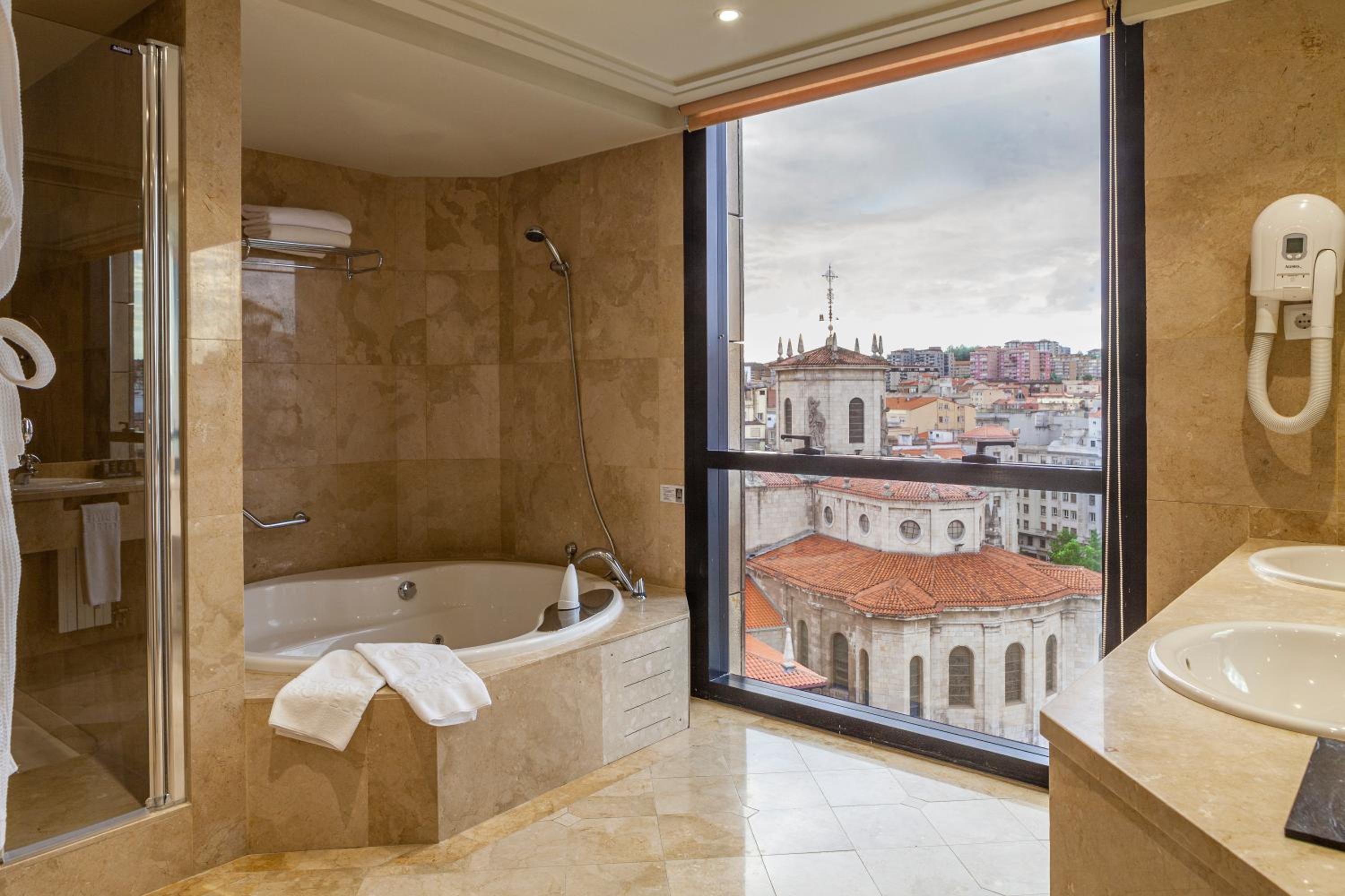 Junior Suite - Photo 12