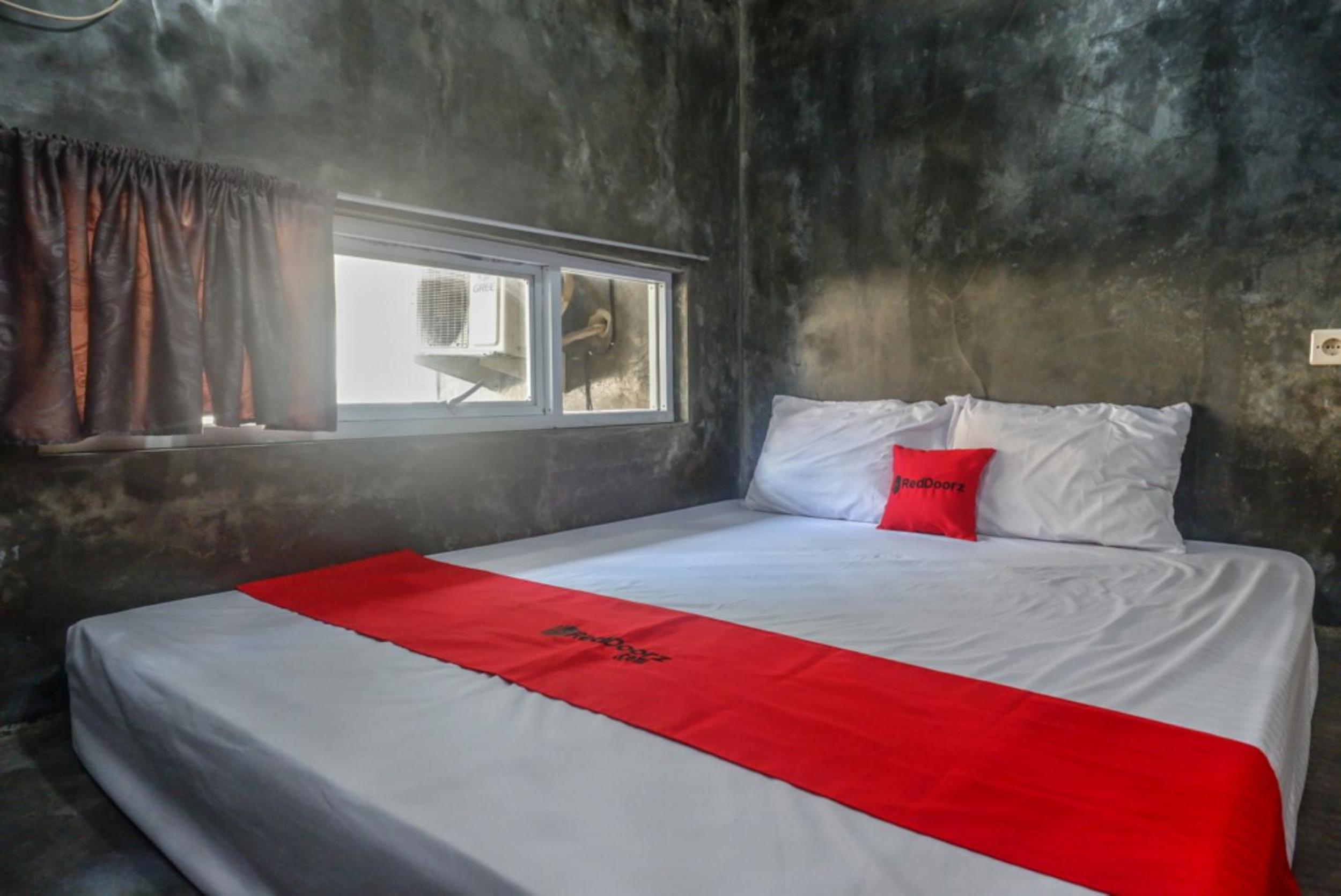 Standard Double Room - Photo 12
