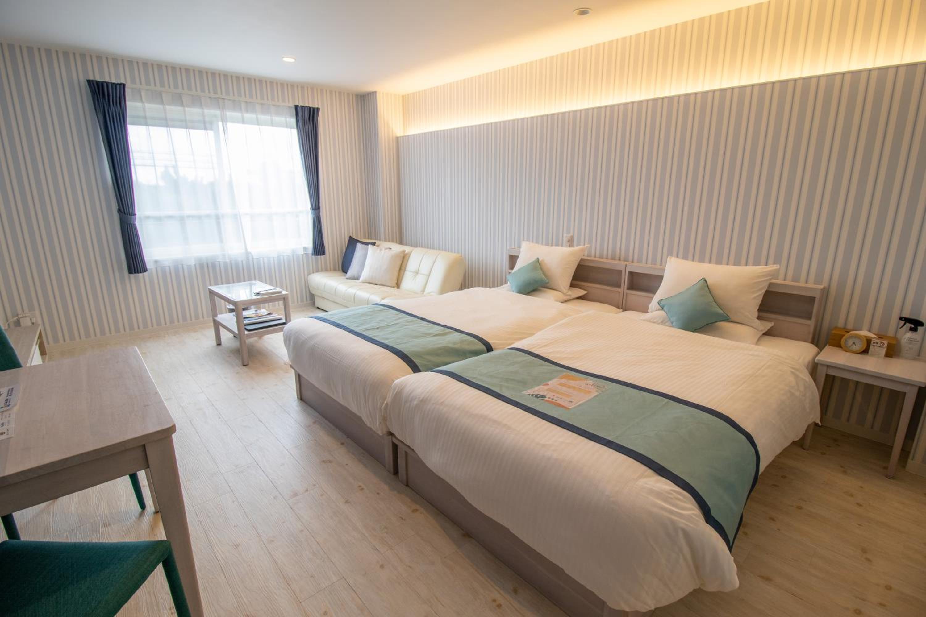 Twin Room with Extra Bed - Photo 41