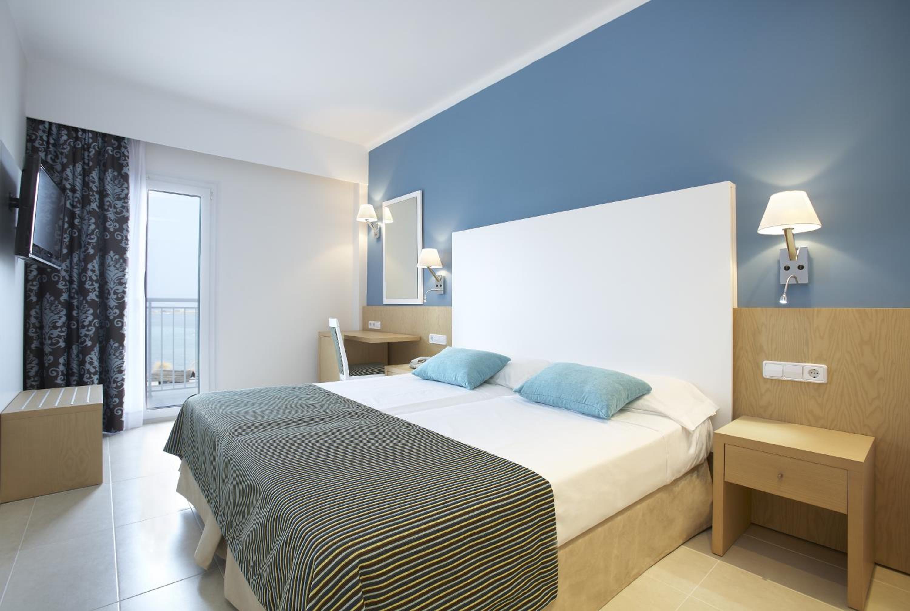 Twin Room with Sea View