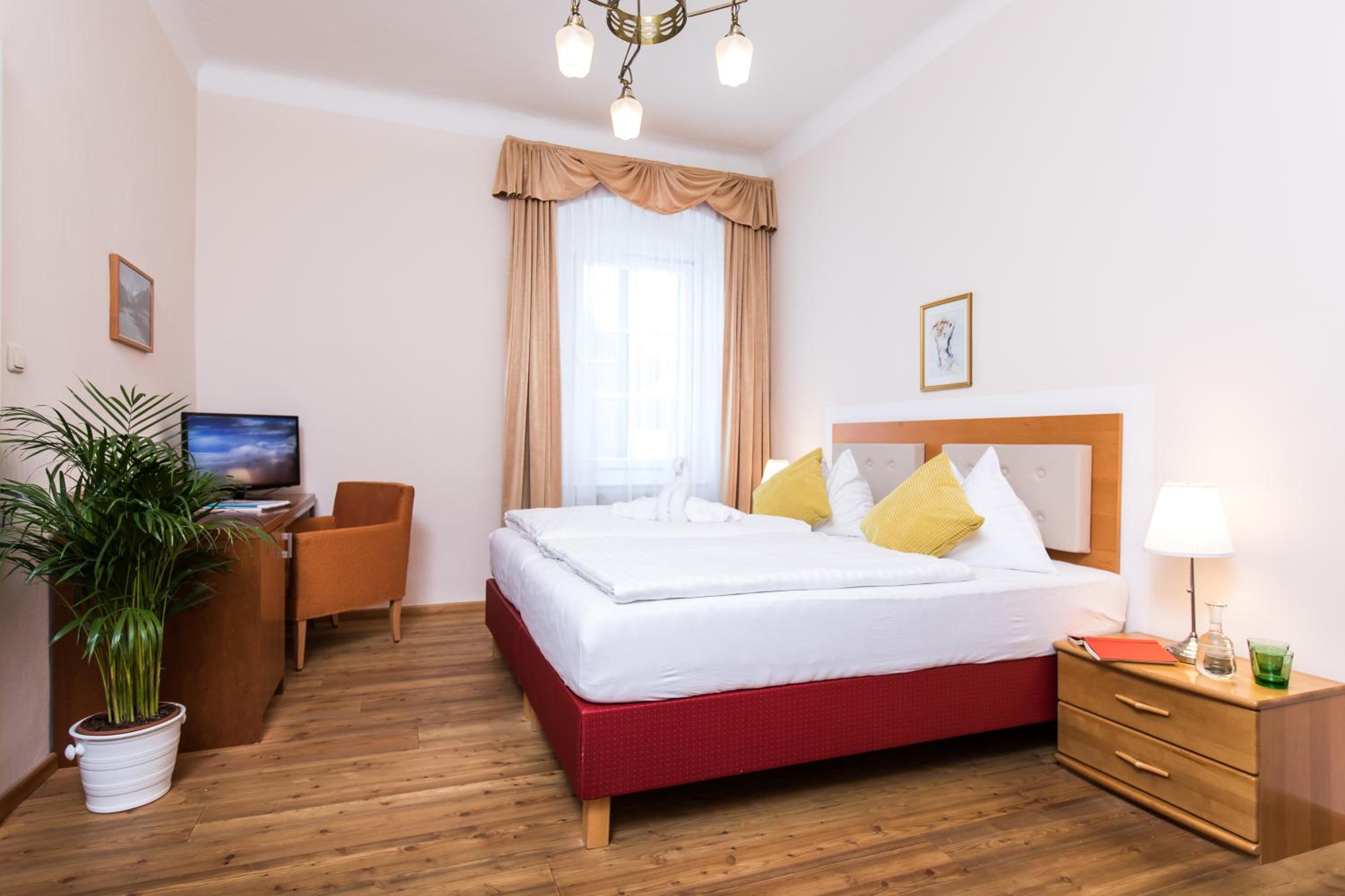 Suite with Mountain View