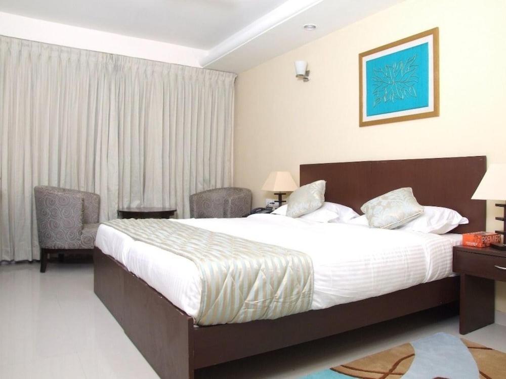 Deluxe Double or Twin Room - Photo 10