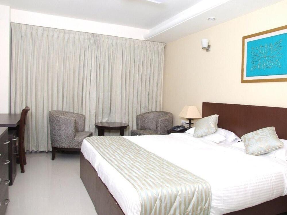 Deluxe Double or Twin Room - Photo 11