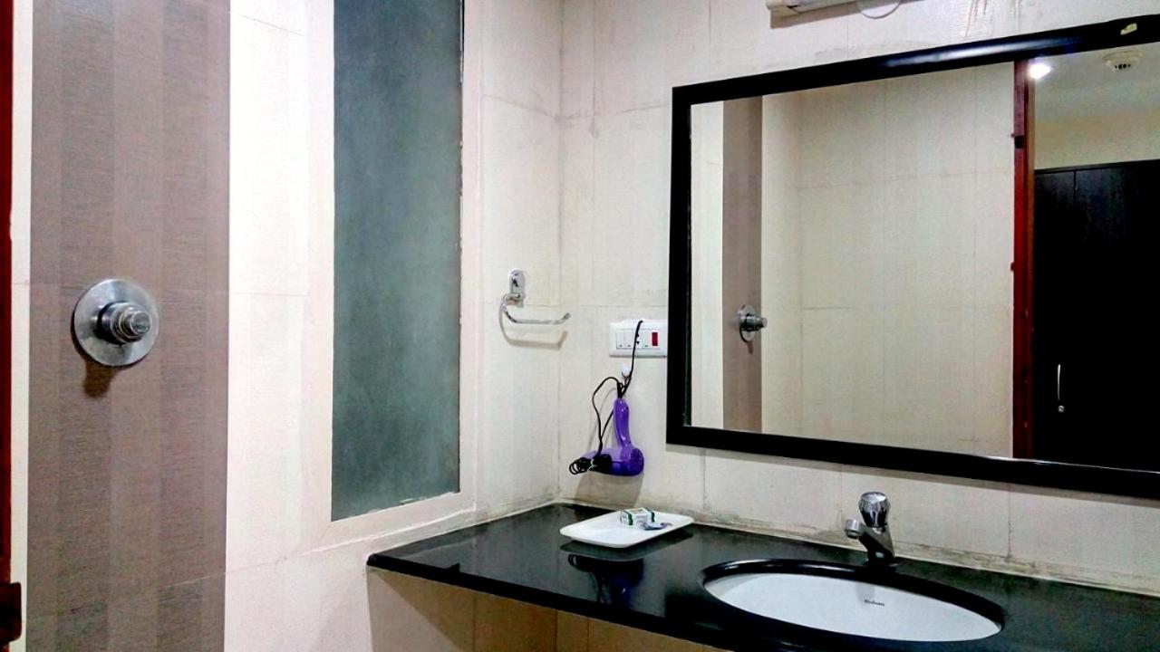 Deluxe Double or Twin Room - Photo 13