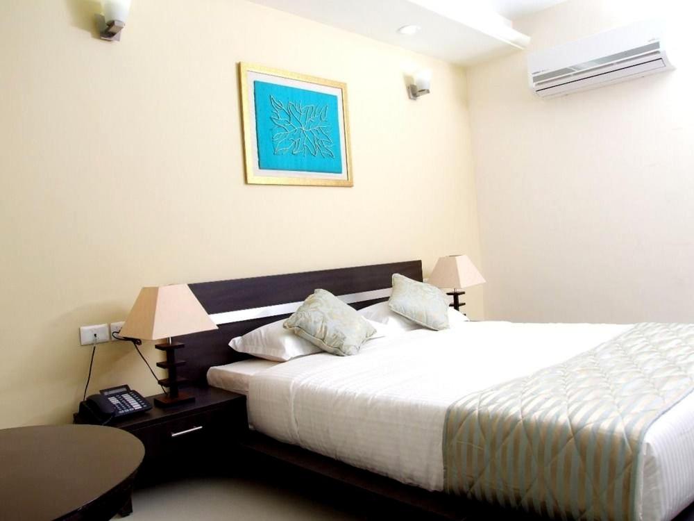 Deluxe King Room - Photo 5