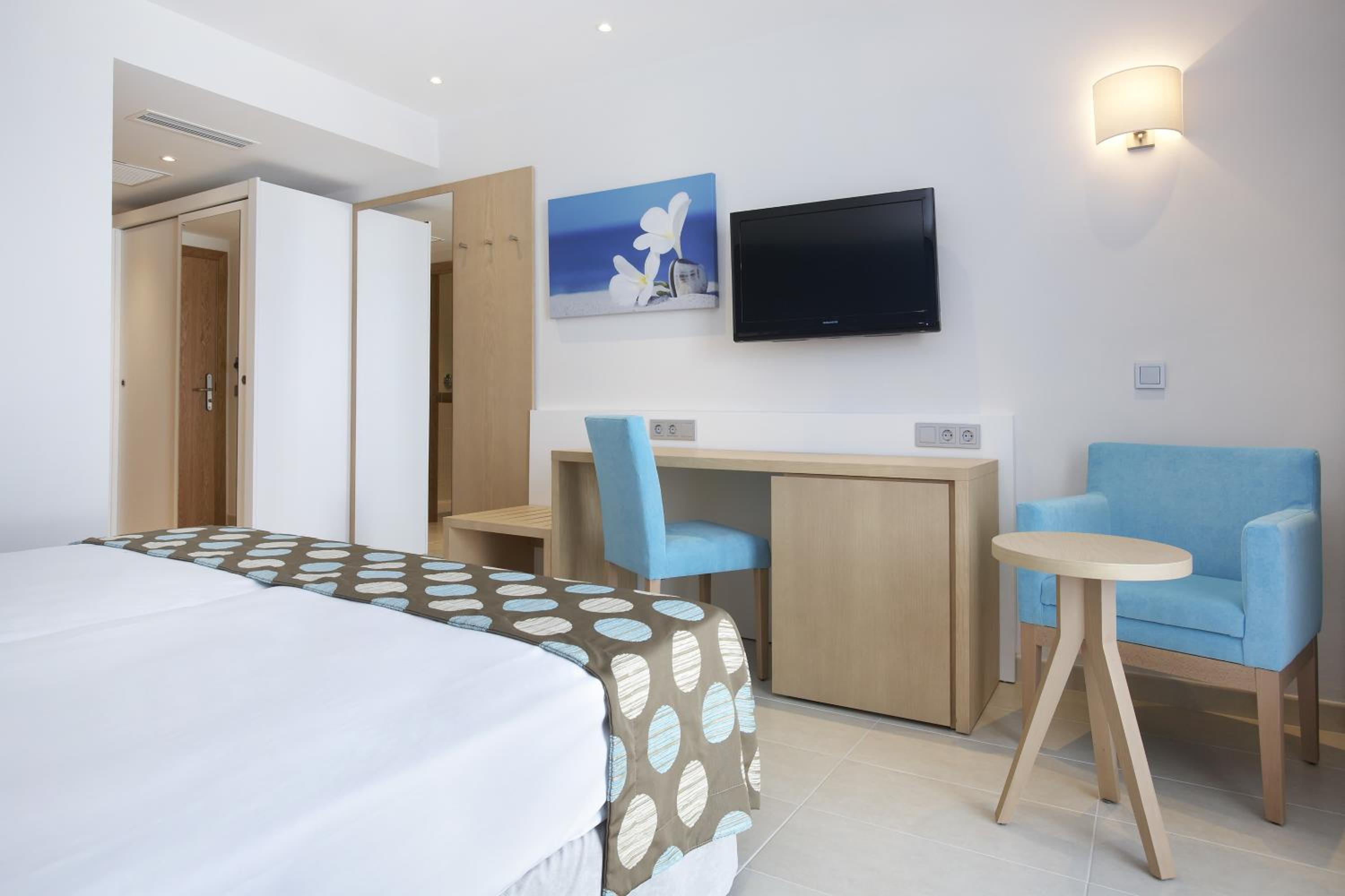 Superior Twin Room with Sea View