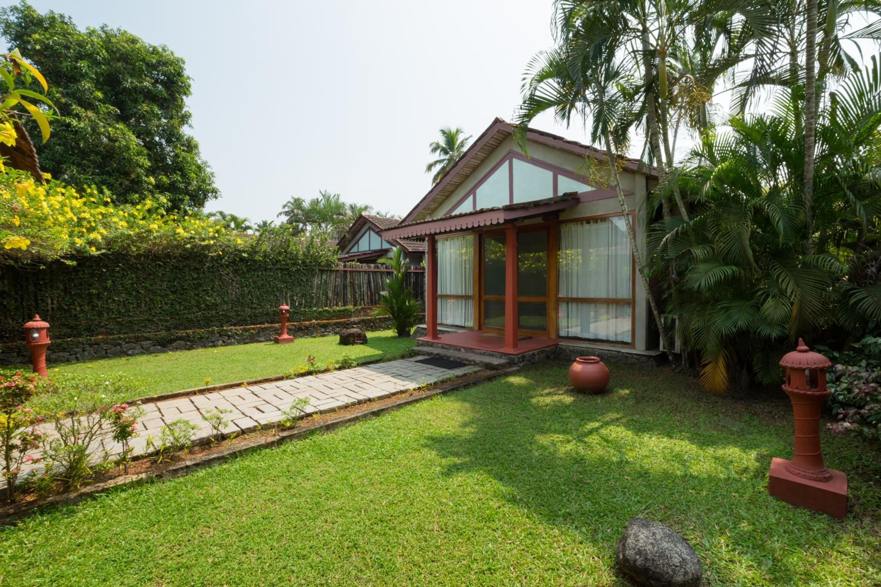 Villa with Private Pool - Photo 20
