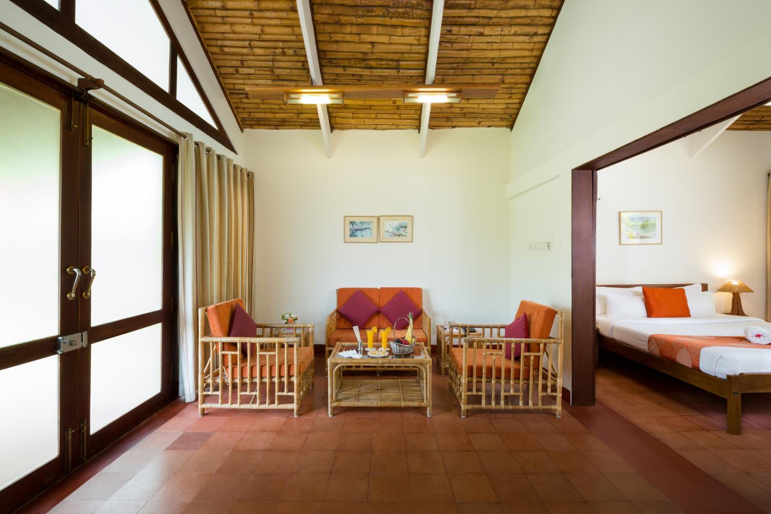 Villa with Private Pool - Photo 13