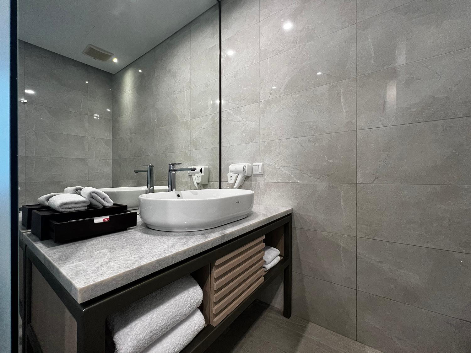 Deluxe Twin Room - Photo 2