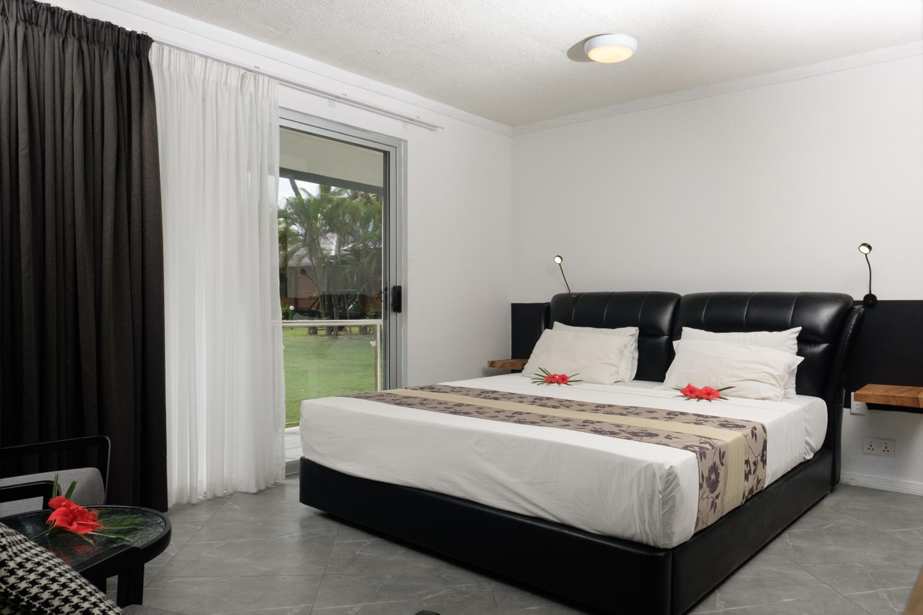 Garden view family room
