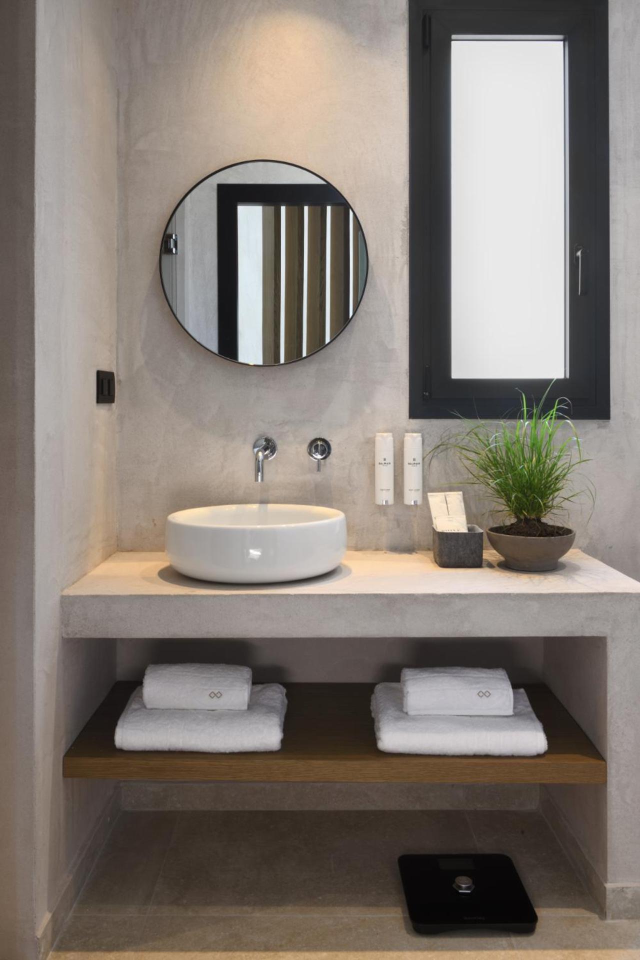 Junior Suite with Private Pool - Photo 9