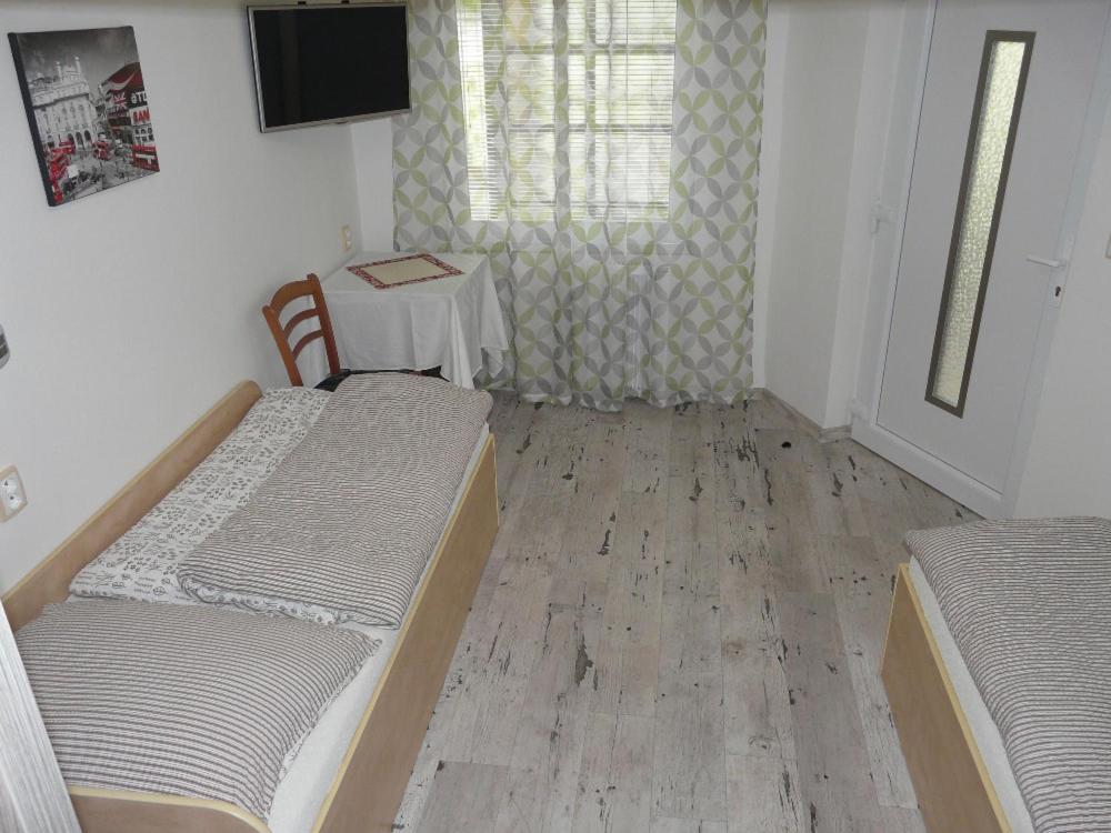 Standard Double or Twin Room - Photo 3