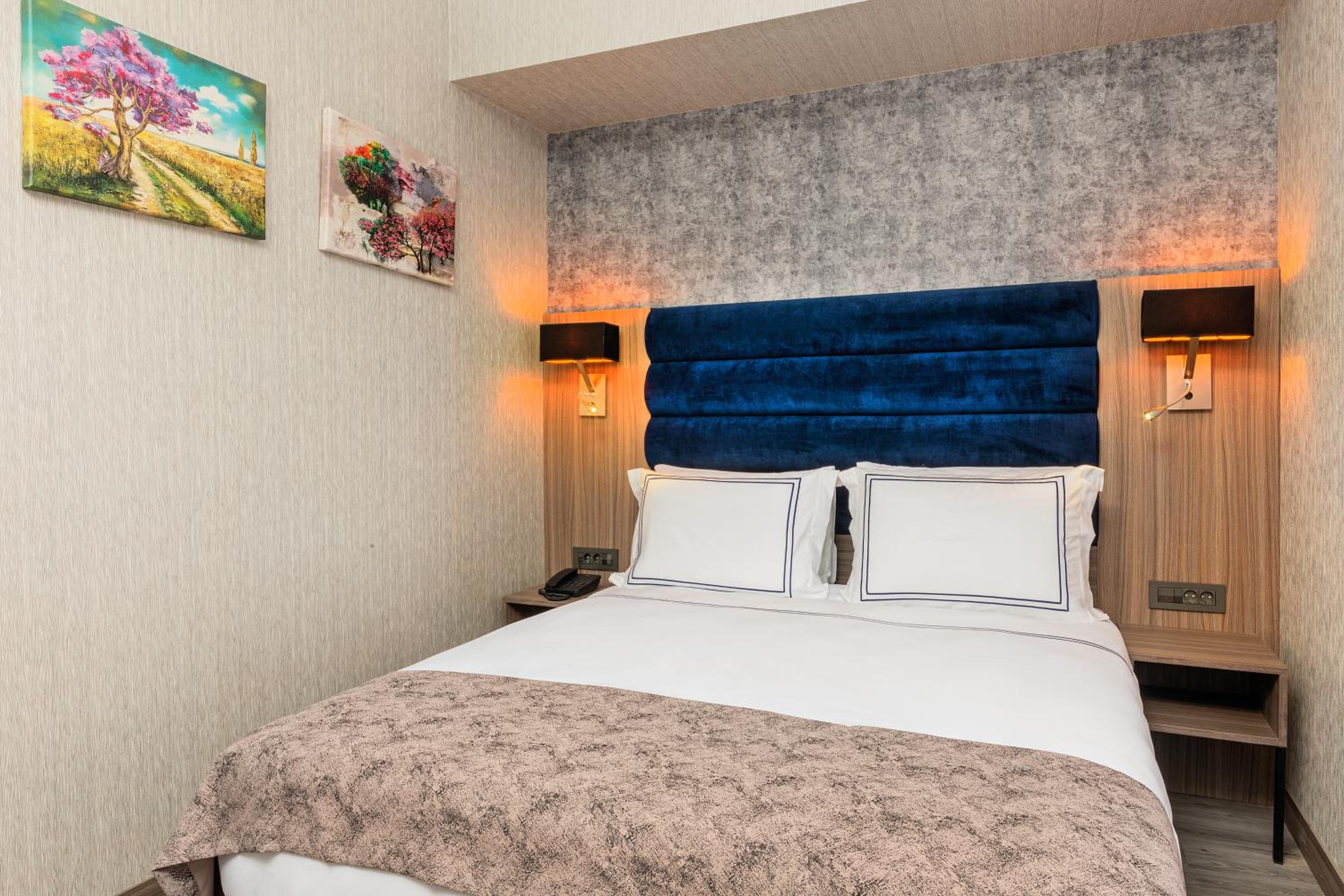 Economy Double Room photo 2