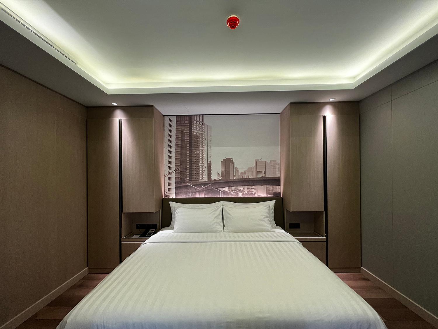 One-Bedroom Suite - Photo 8