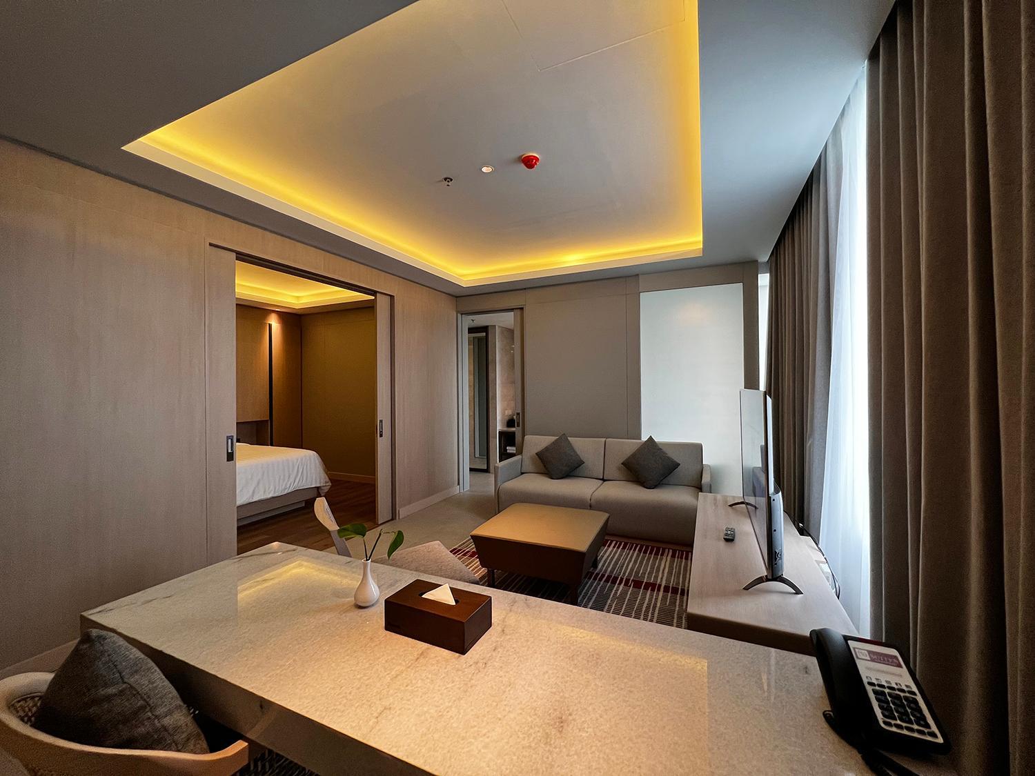 One-Bedroom Suite - Photo 7
