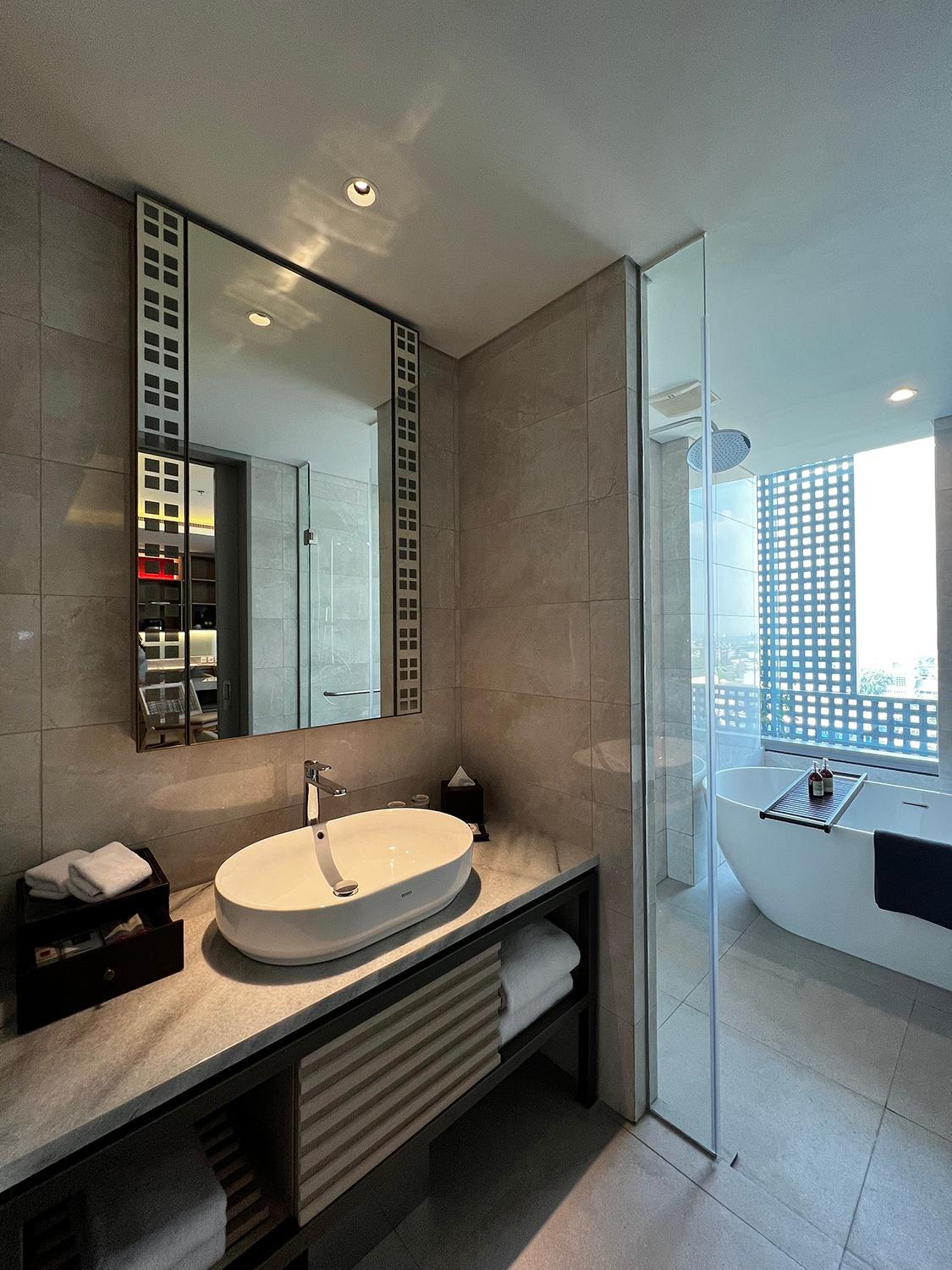 One-Bedroom Suite - Photo 6