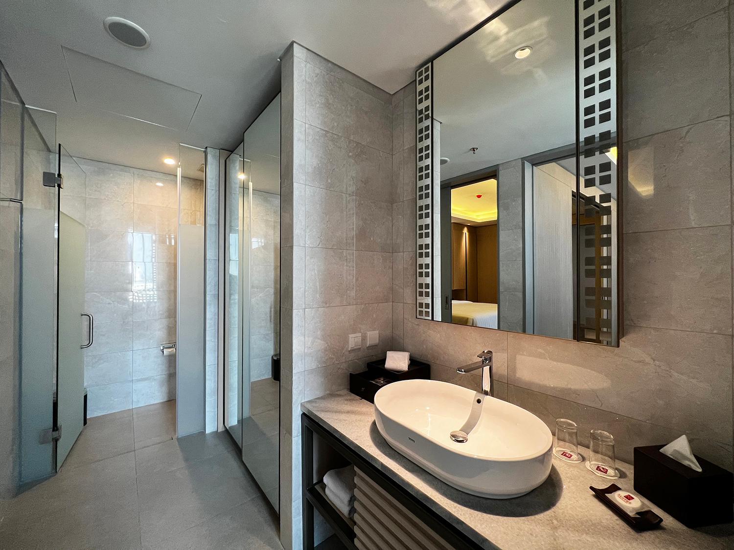 One-Bedroom Suite - Photo 10