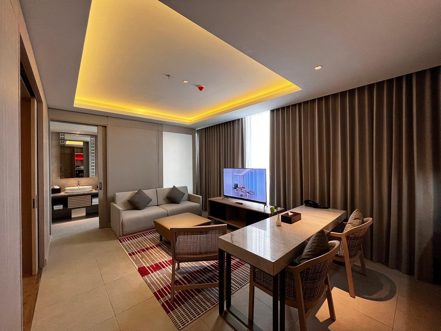 One-Bedroom Suite - Photo 3