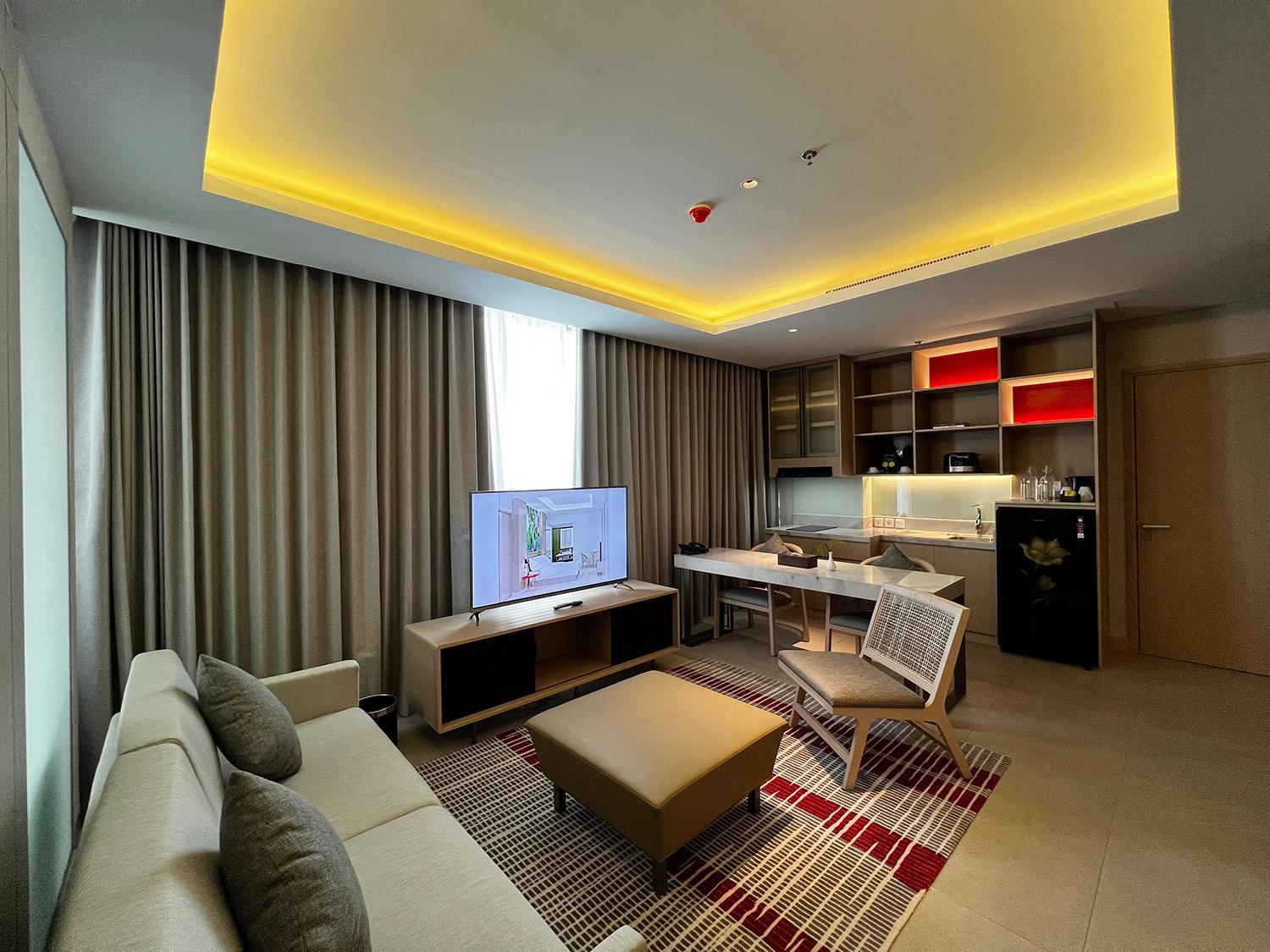 One-Bedroom Suite - Photo 2