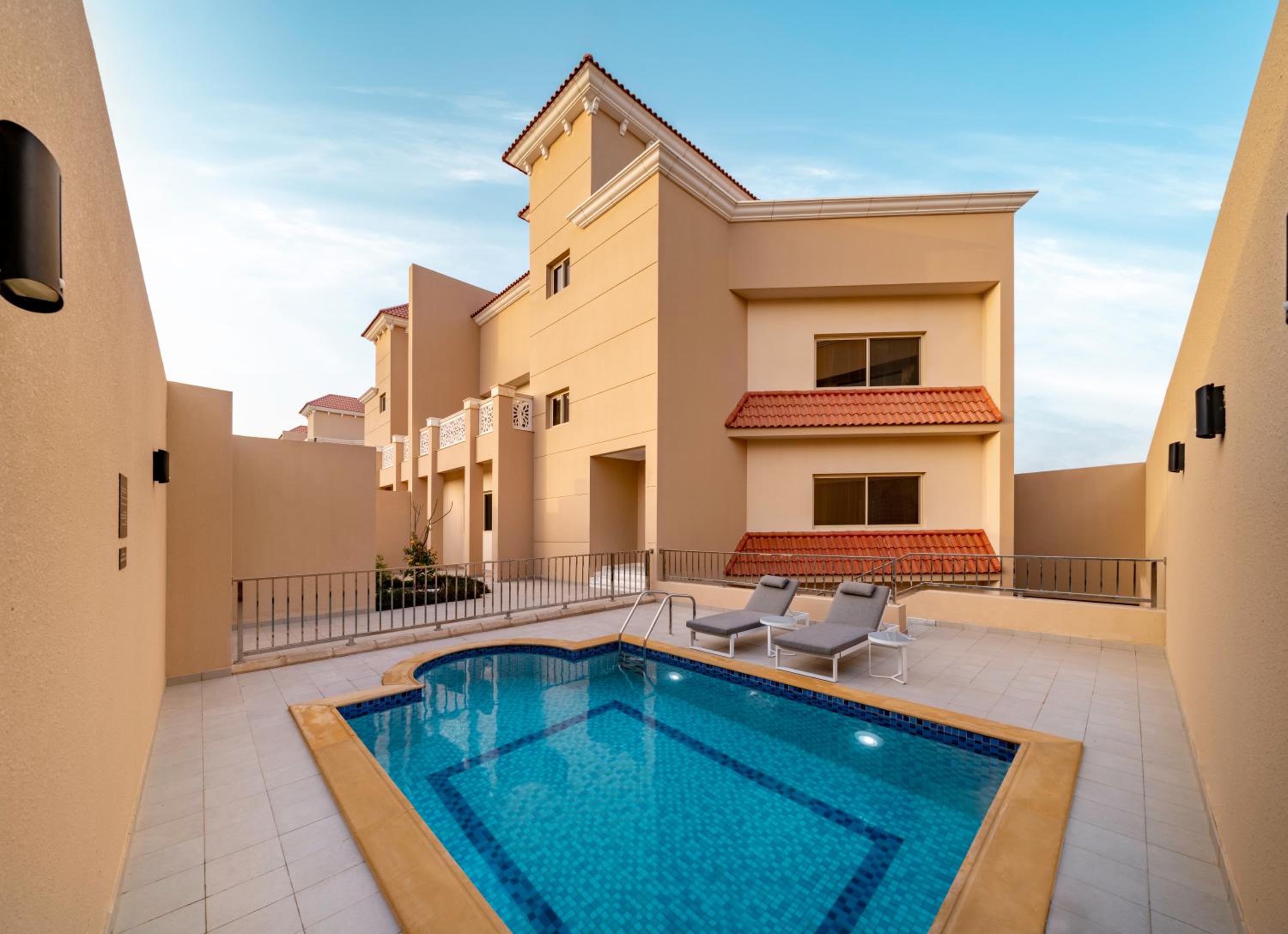 Three-Bedroom Family Villa with Terrace and Pool - Photo 7