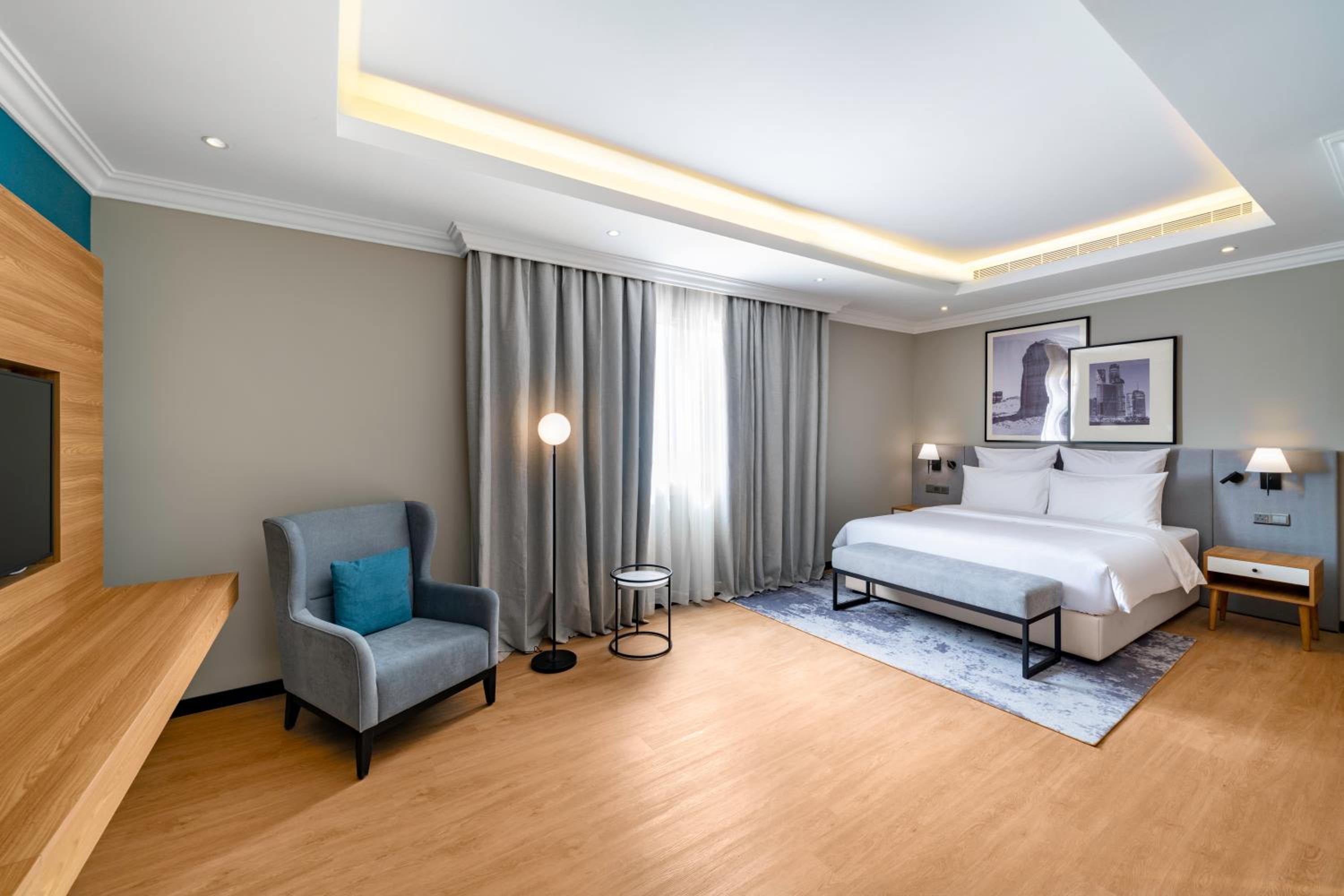 Three-Bedroom Executive Villa with Terrace - Photo 5