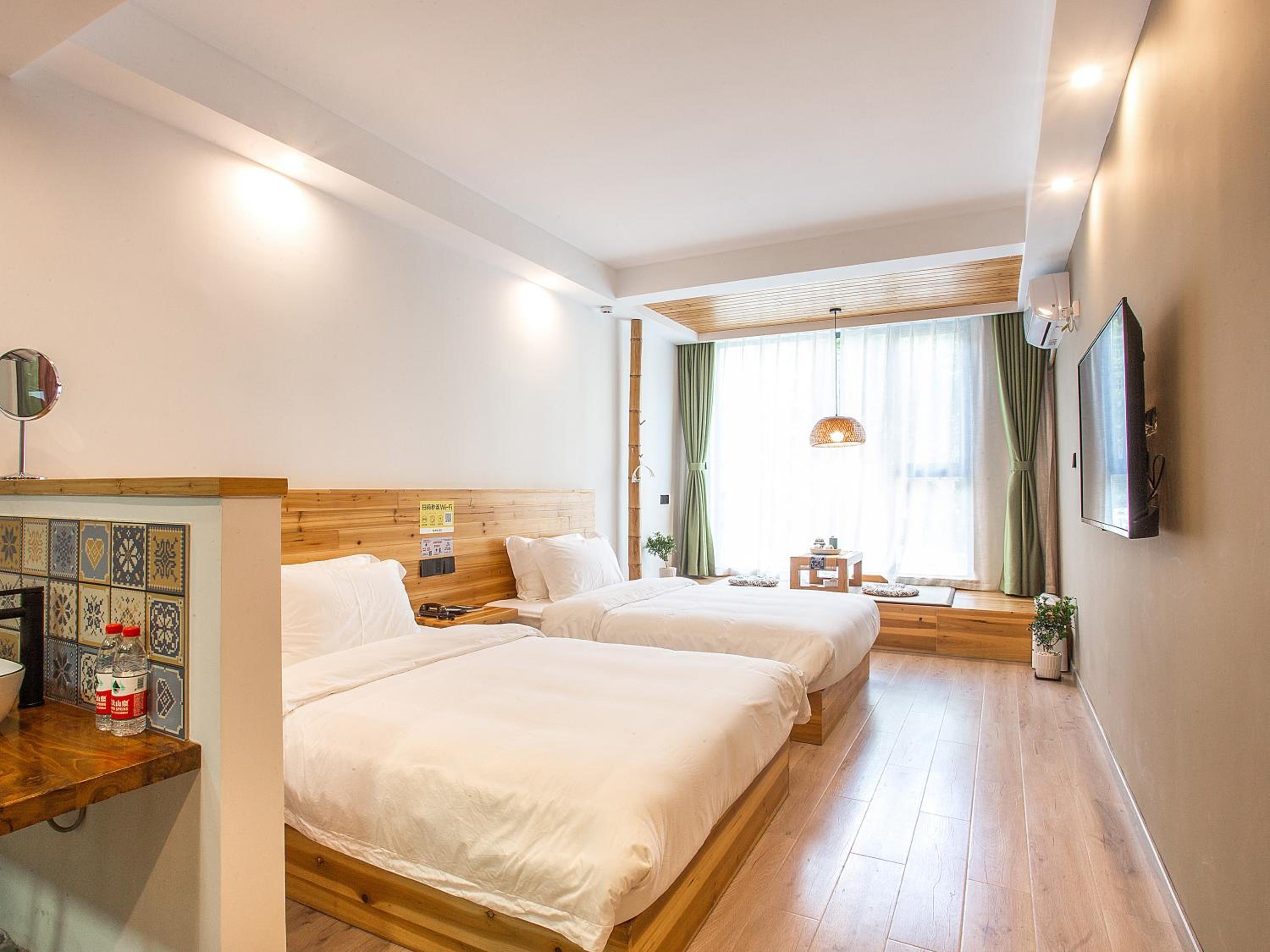 Superior Twin Room - Shixin photo 2