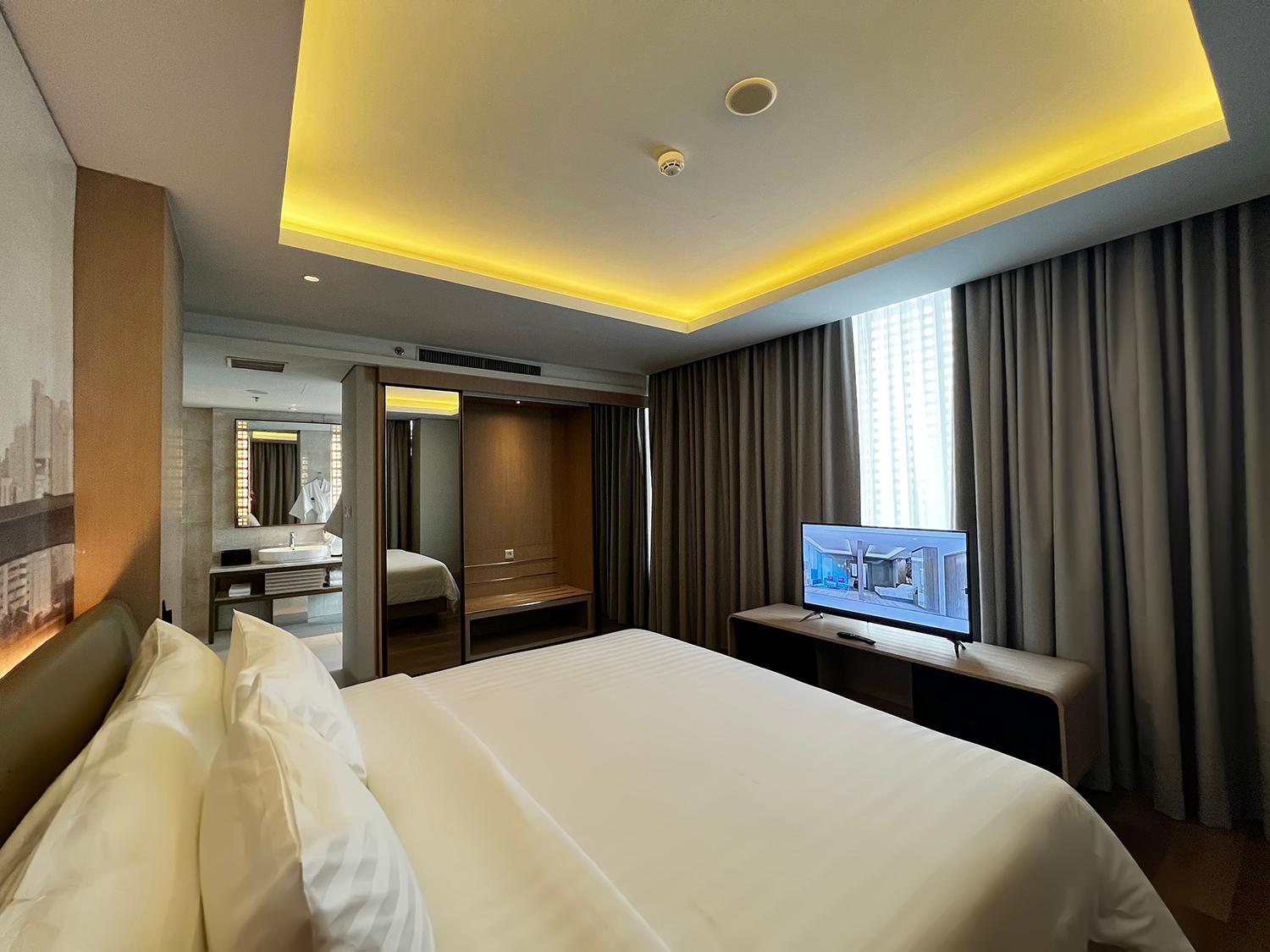 Two-Bedroom Suite - Photo 9
